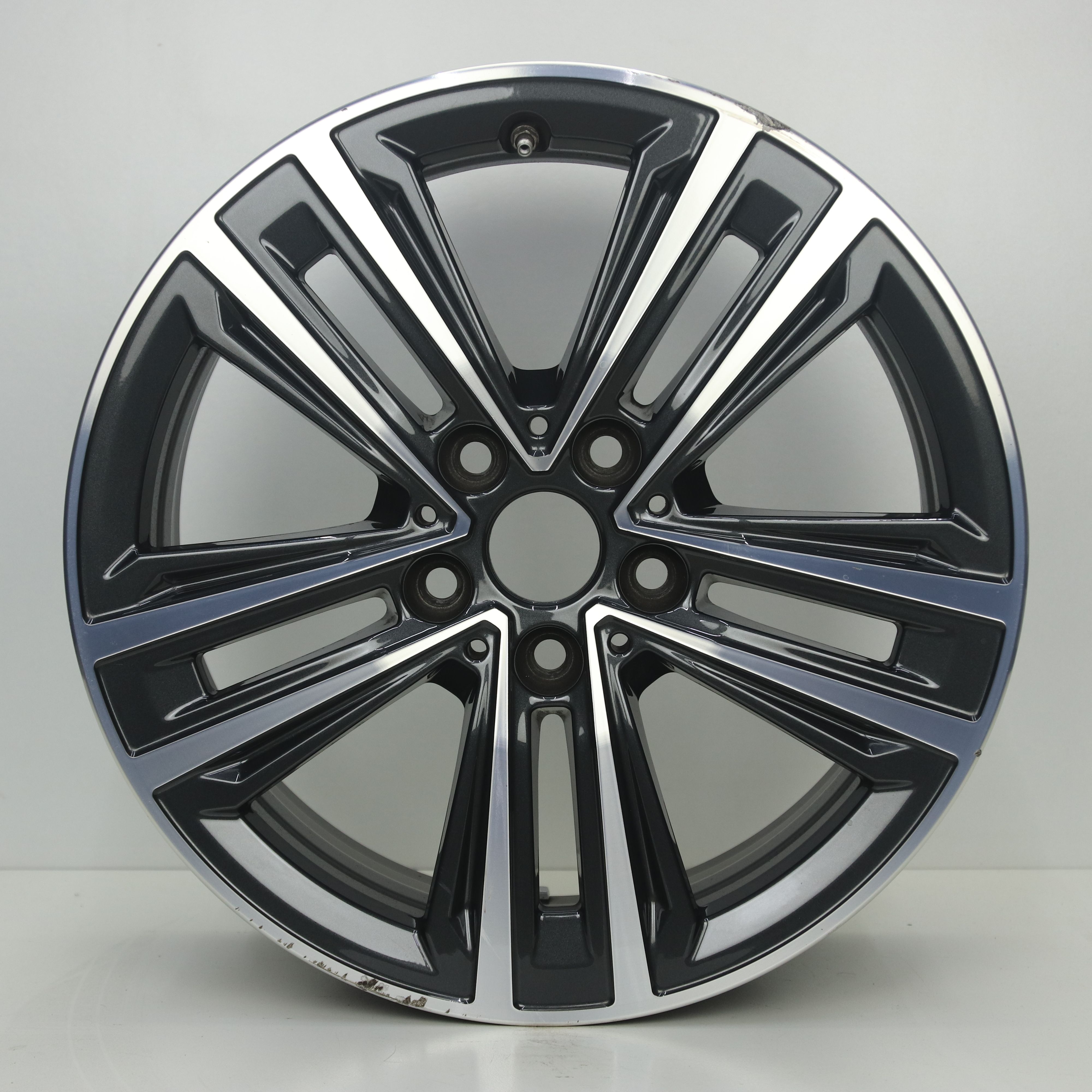 OS1008073 Originele 17 inch lichtmetalen BMW 1-serie styling 548 velgen 7.50X17 5X112 ET54.0 NB66.60 Antraciet gepolijst