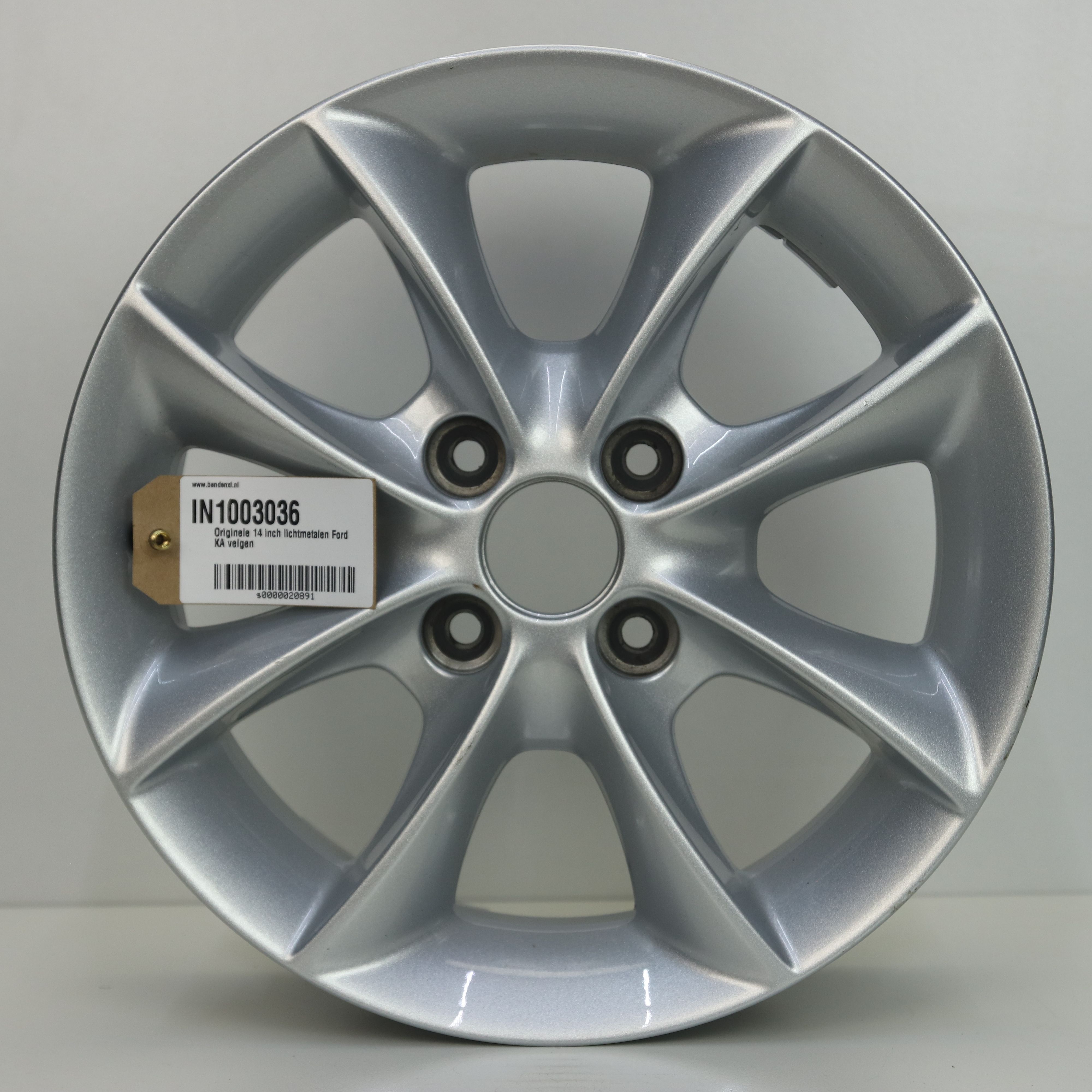 IN1003036 Originele 14 inch lichtmetalen Ford KA velgen 5.50X14 4X98 ET35.0 NB58.10 Zilver