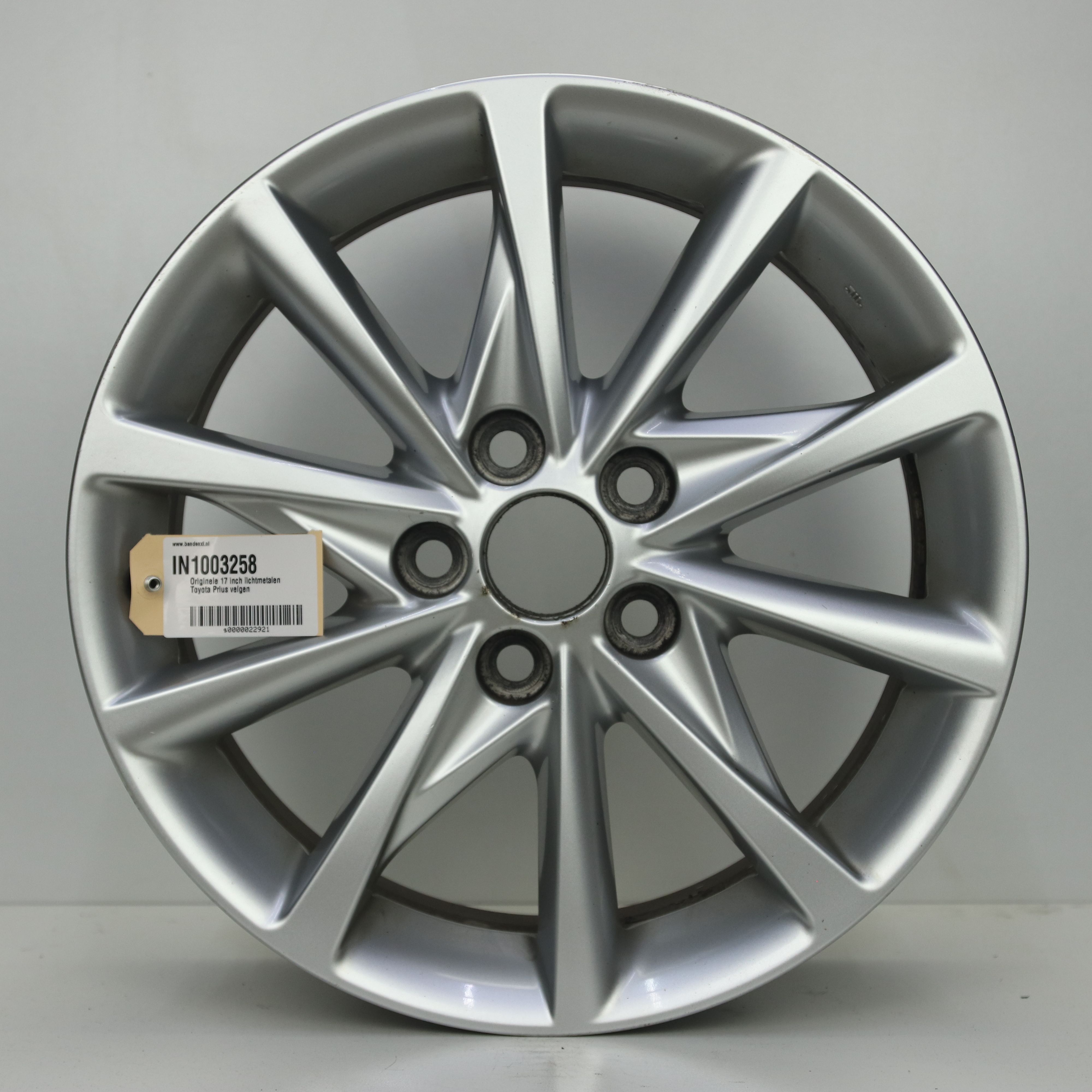 IN1003258 Originele 17 inch lichtmetalen Toyota Prius velgen 7.00X17 5X114.3 ET55.0 NB60.10 Zilver