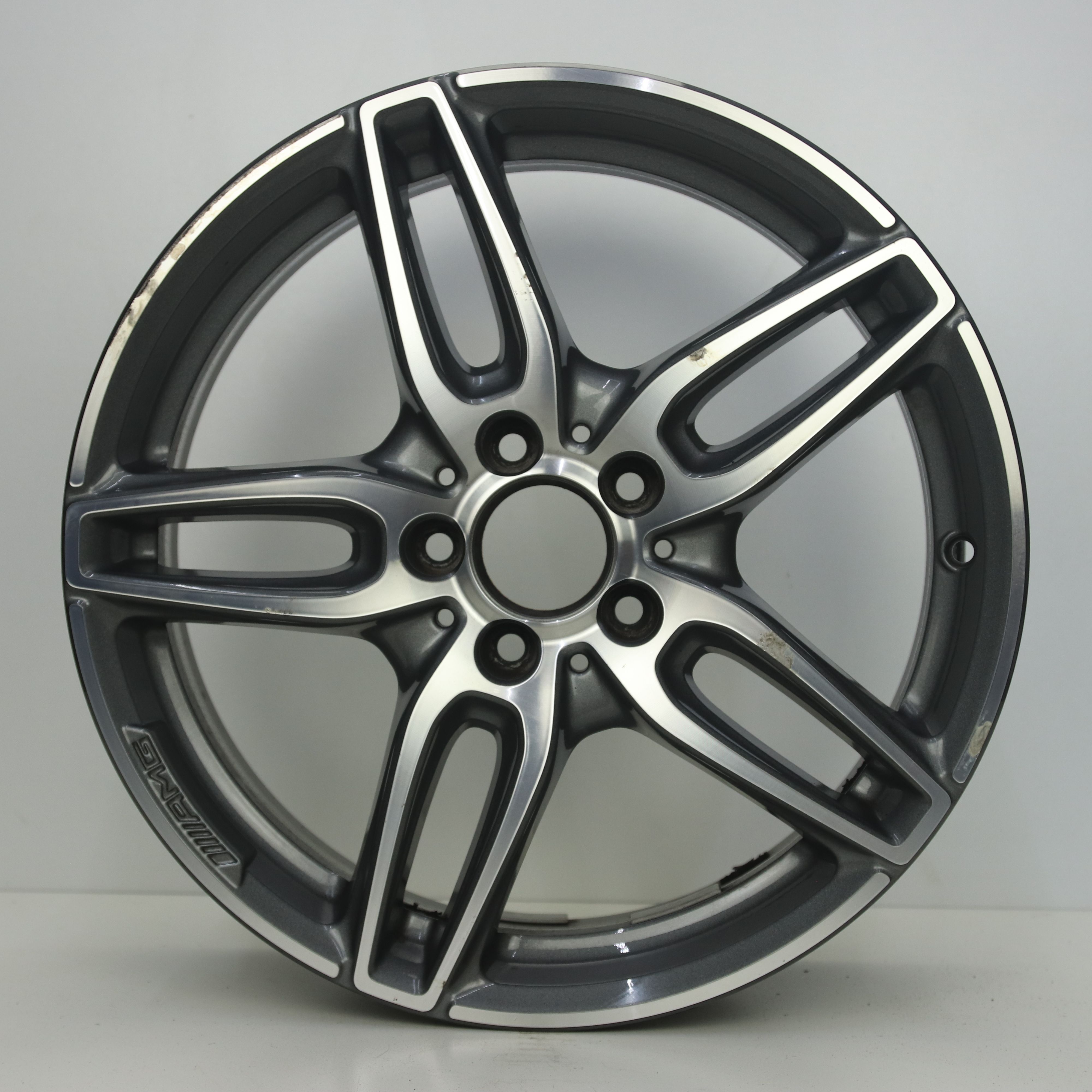 IN1003225 Originele 18 inch lichtmetalen Mercedes-Benz CLA-klasse AMG velgen 7.50X18 5X112 ET52.0 NB66.60 Antraciet Gepolijst