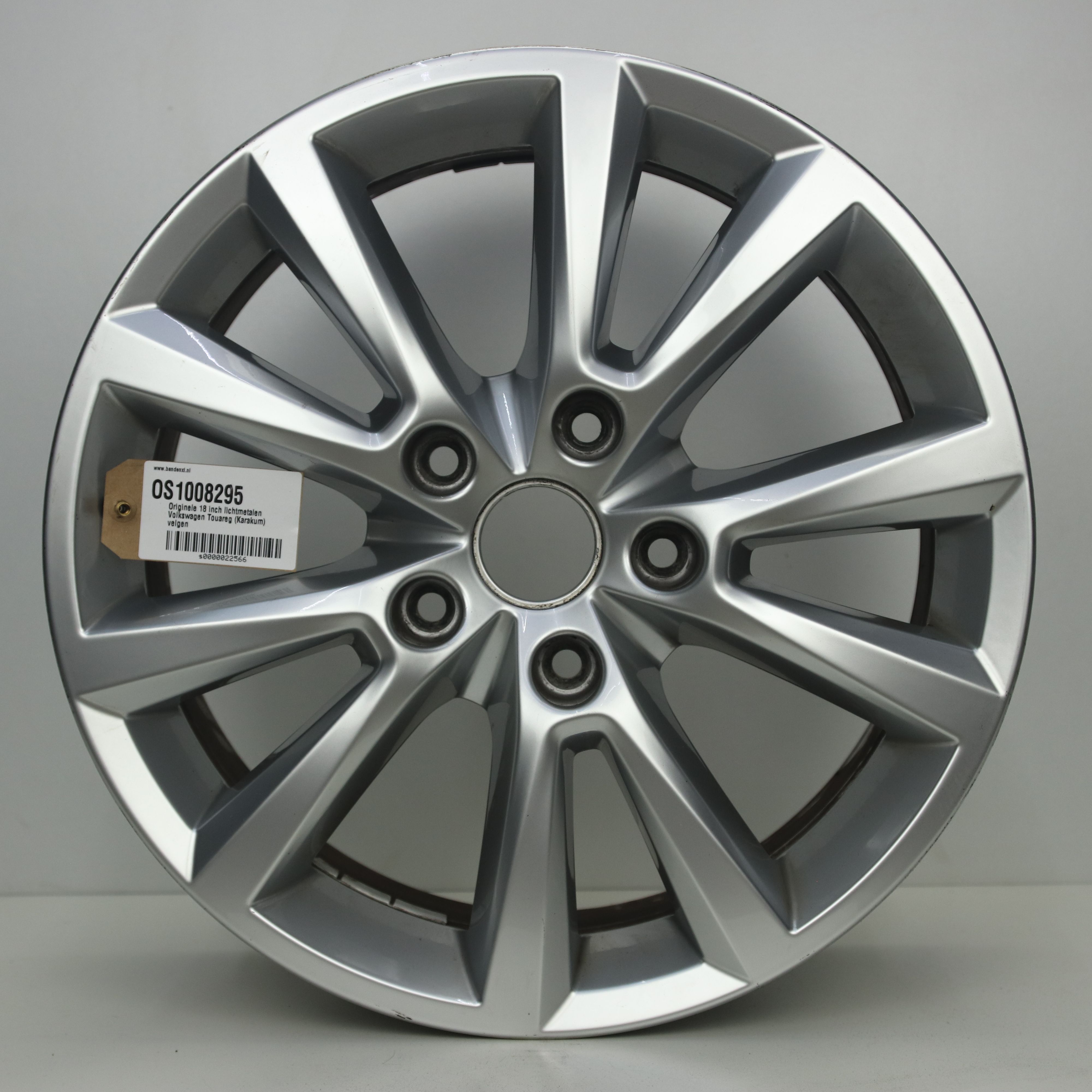 OS1008295 Originele 18 inch lichtmetalen Volkswagen Touareg (Karakum) velgen 8.00X18 5X130 ET58.0 NB71.60 Zilver