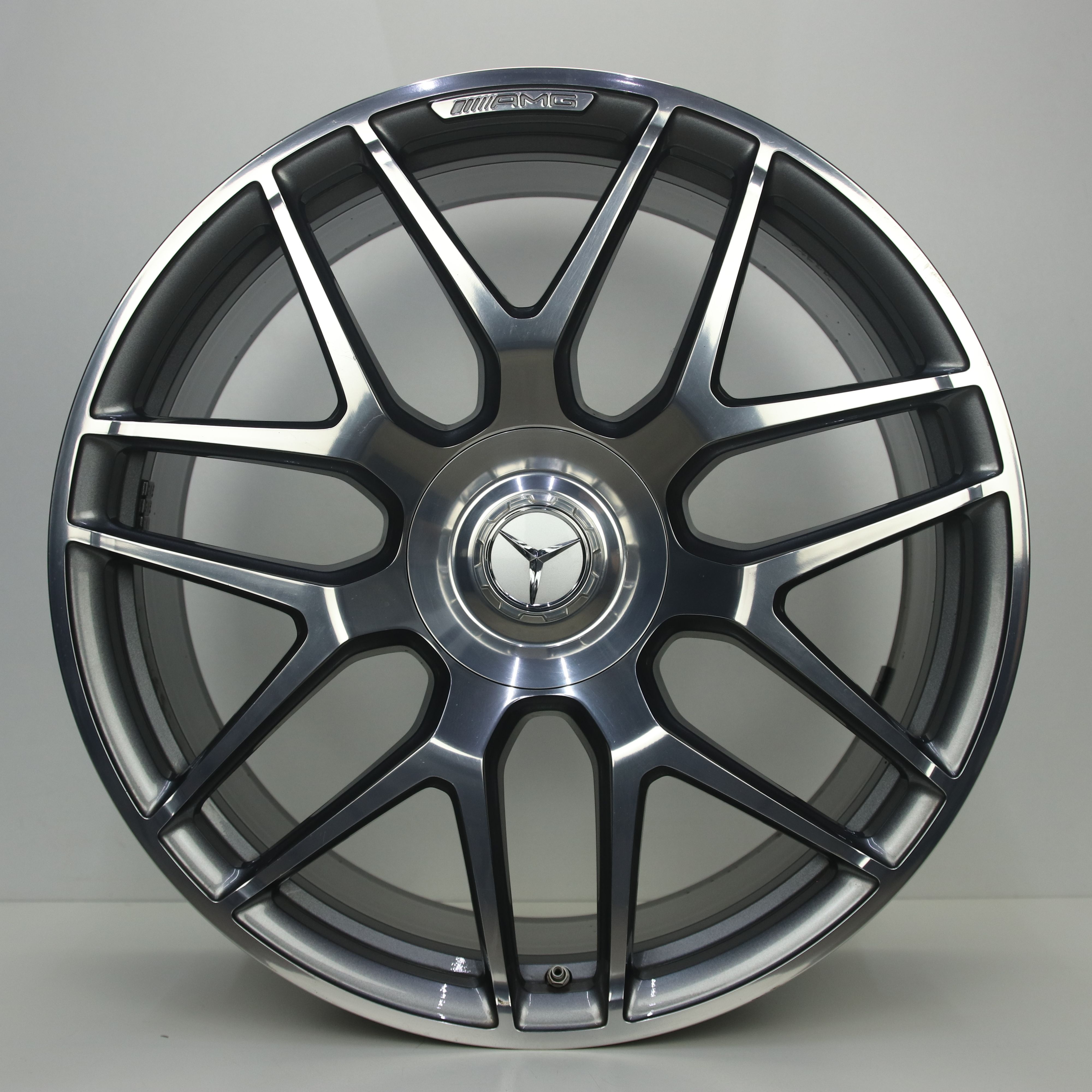 OS1008564 Originele 22 inch lichtmetalen Mercedes-Benz G-klasse G63 AMG velgen 10.00X22 5X130 ET39.0 NB84.10 Antraciet gepolijst