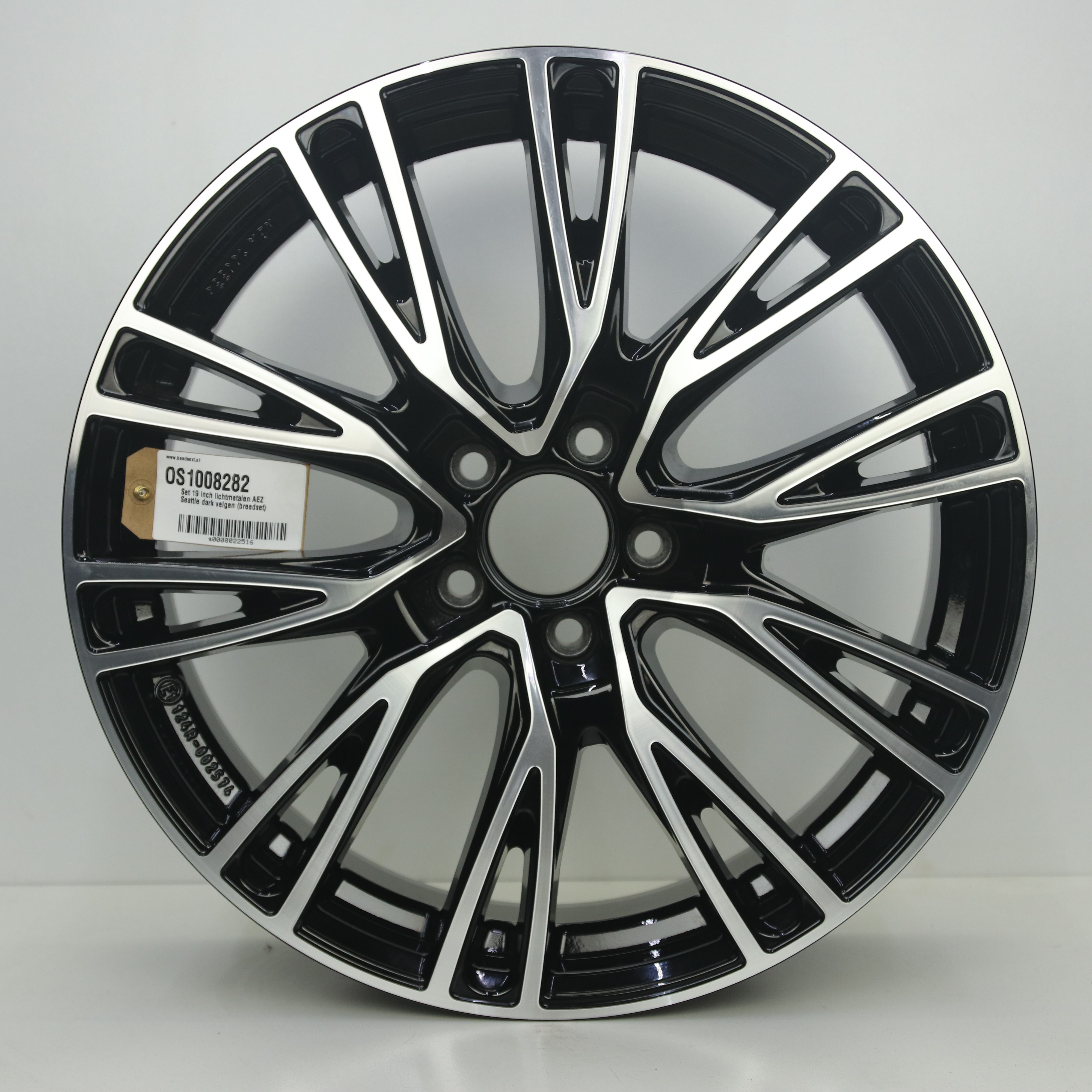 OS1008282 Set 19 inch lichtmetalen AEZ Seattle dark velgen (breedset) 8.00X19 5X112 ET36.0 NB66.60 Zwart gepolijst