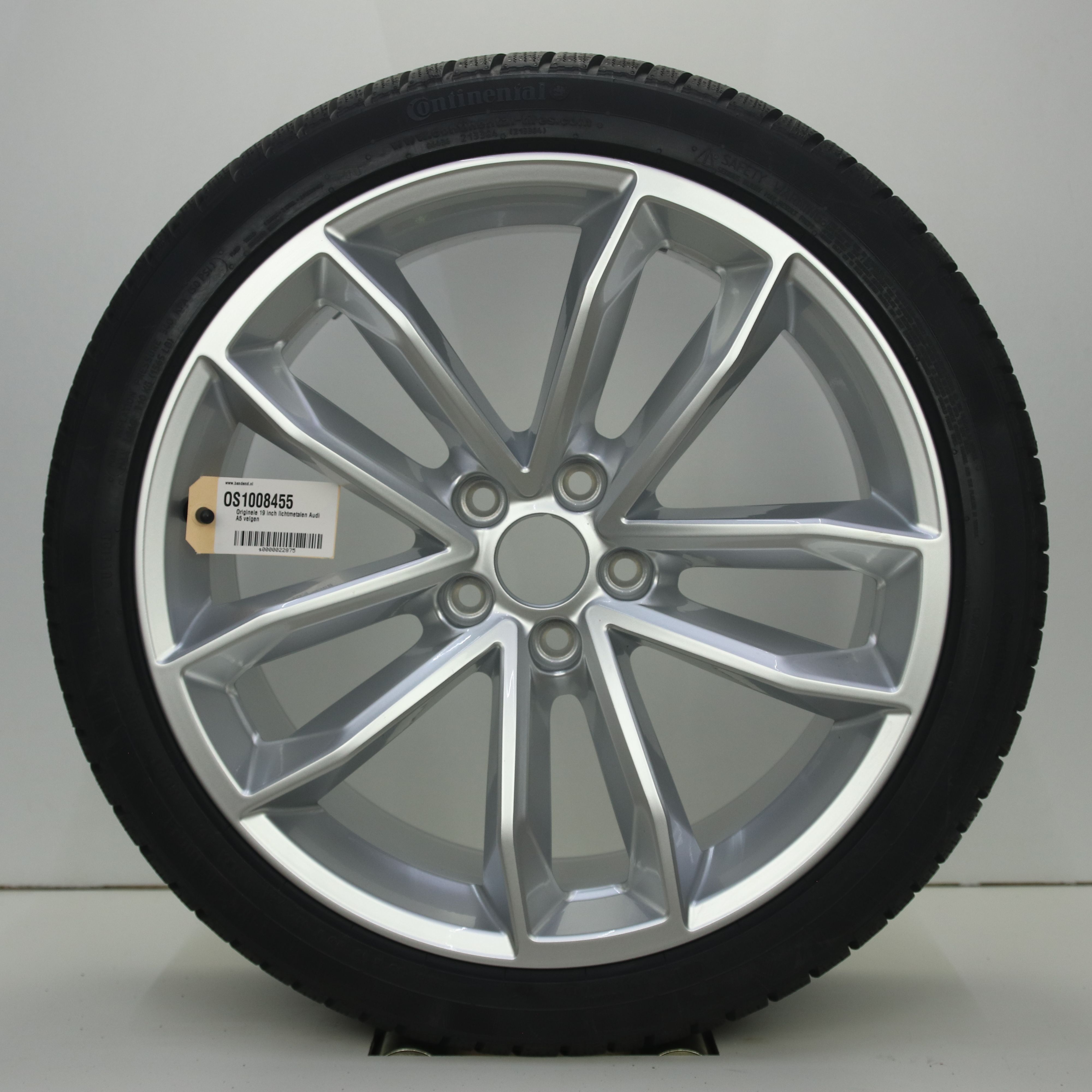 OS1008455 Originele 19 inch lichtmetalen Audi A5 velgen 8.50X19 5X112 ET32.0 NB66.60 Zilver