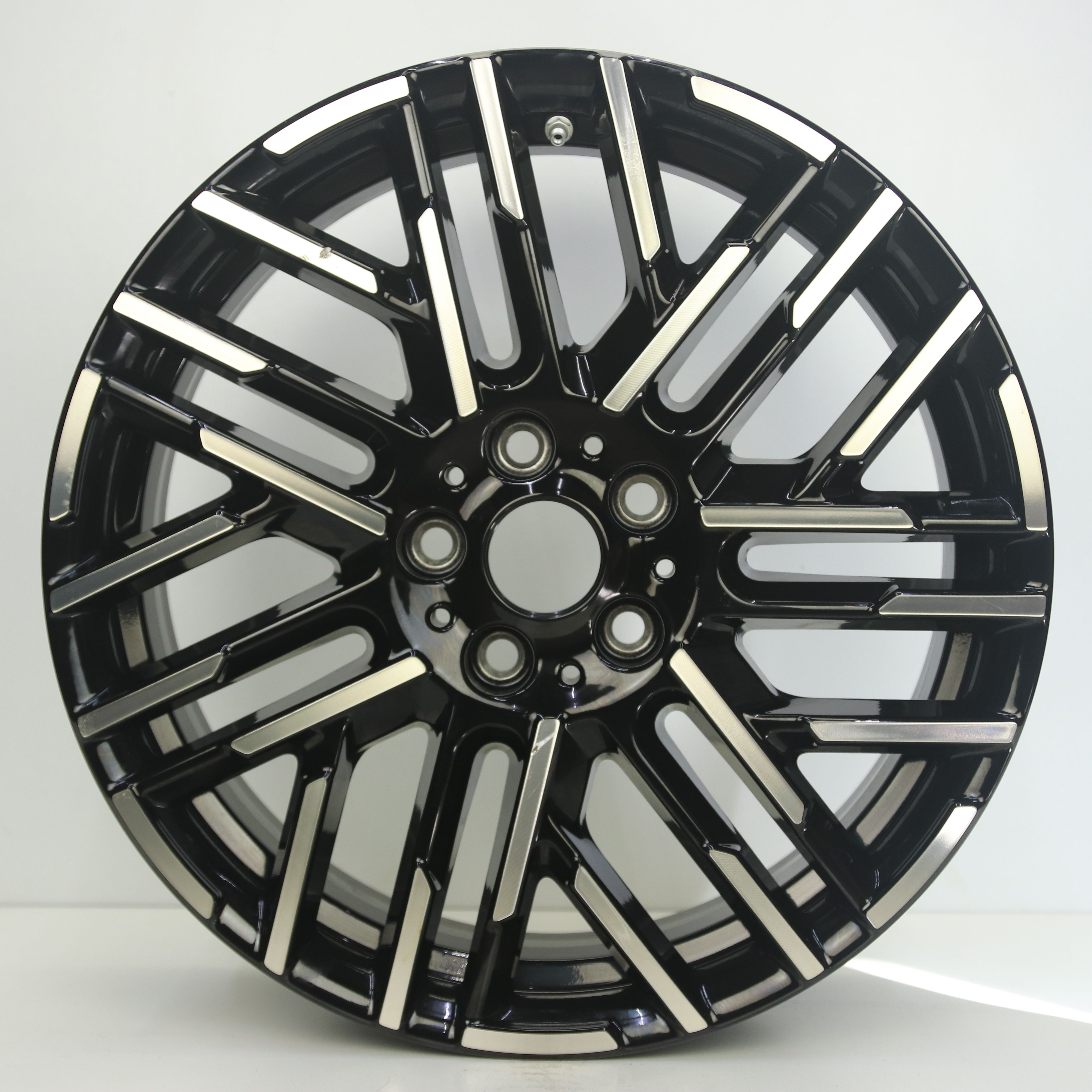 OS1007735 Originele 18 inch lichtmetalen Mini Cooper velgen 7.50X18 5X112 ET50.0 NB66.60 Zwart gepolijst