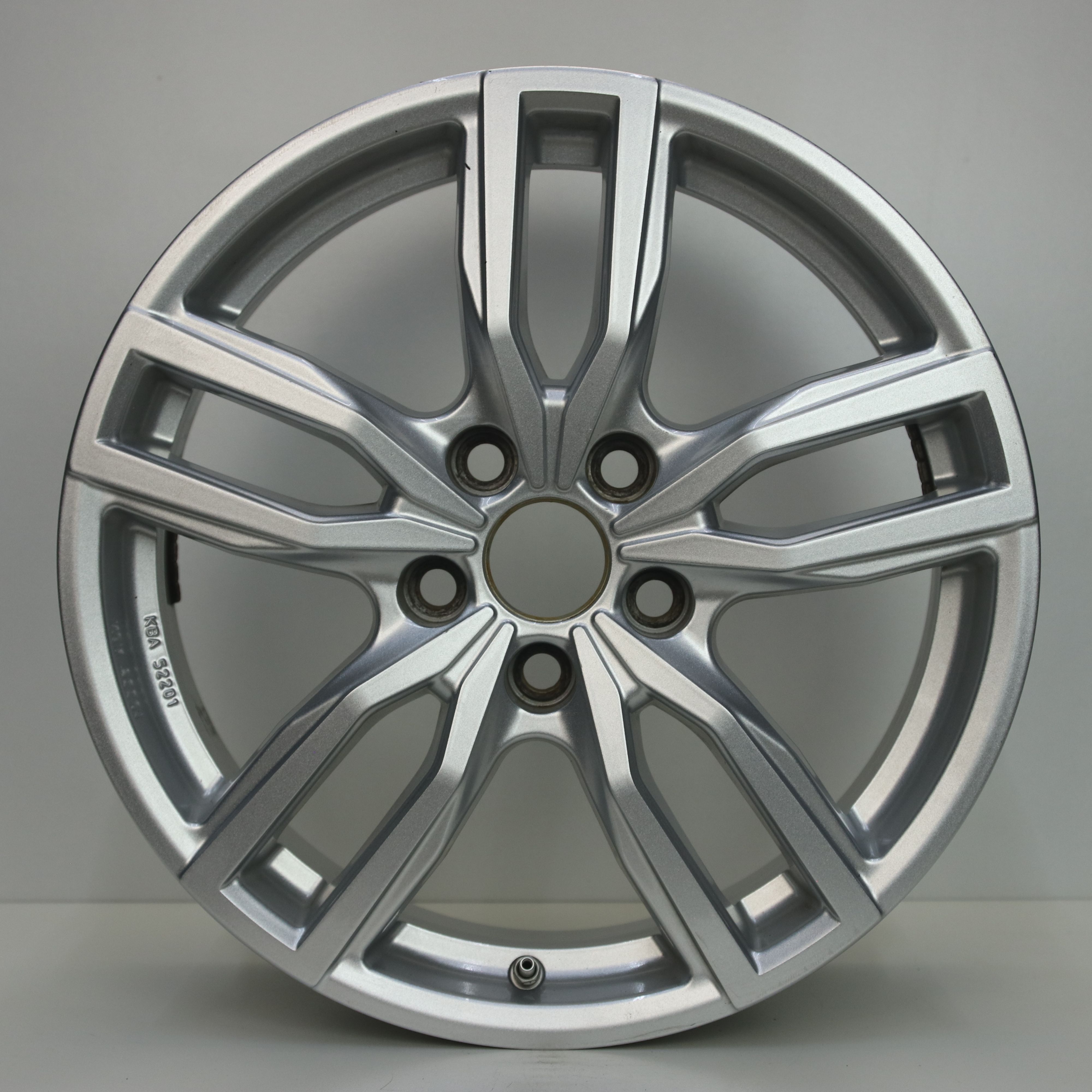 OS1006949 Set 17 inch lichtmetalen Brock B24 velgen 7.00X17 5X114.3 ET38.0 NB67.10 Zilver