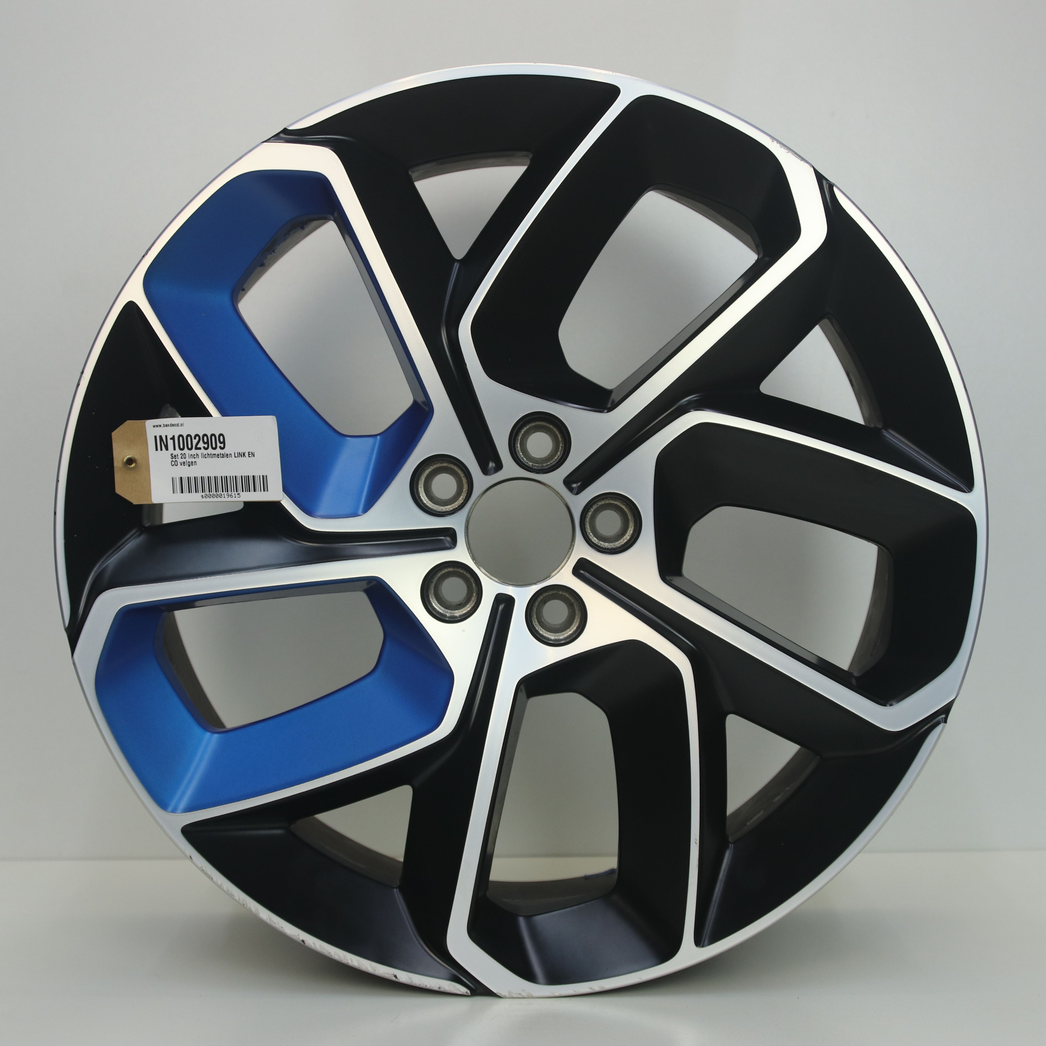 IN1002909 Set 20 inch lichtmetalen Lynk en Co velgen 8.00X20 5X108 ET52.0 NB63.40 Mat zwart gepolijst