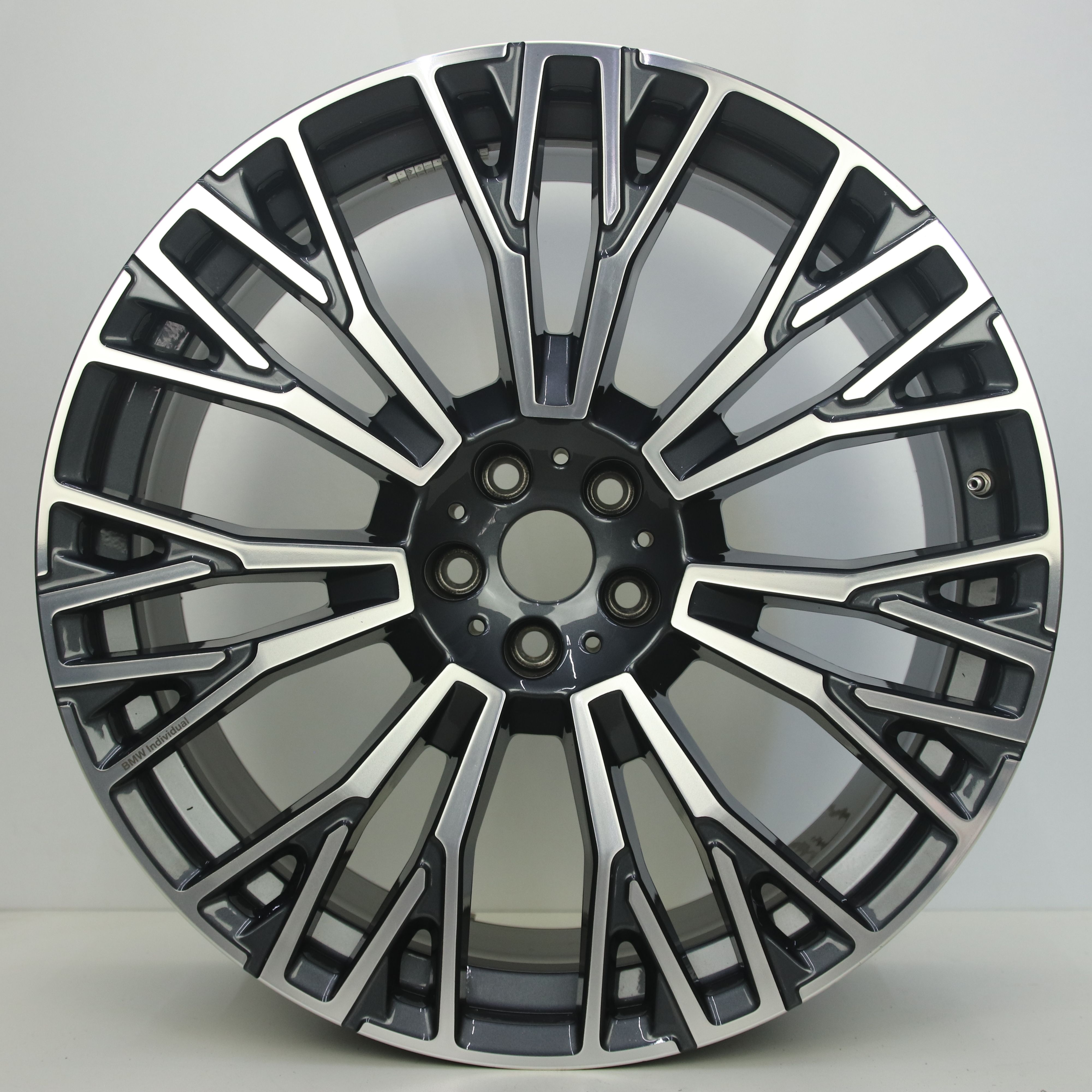 OS1008236 Originele 22 inch lichtmetalen BMW X5 styling 745i velgen (breedset) 9.50X22 5X112 ET37.0 NB66.60 Antraciet gepolijst