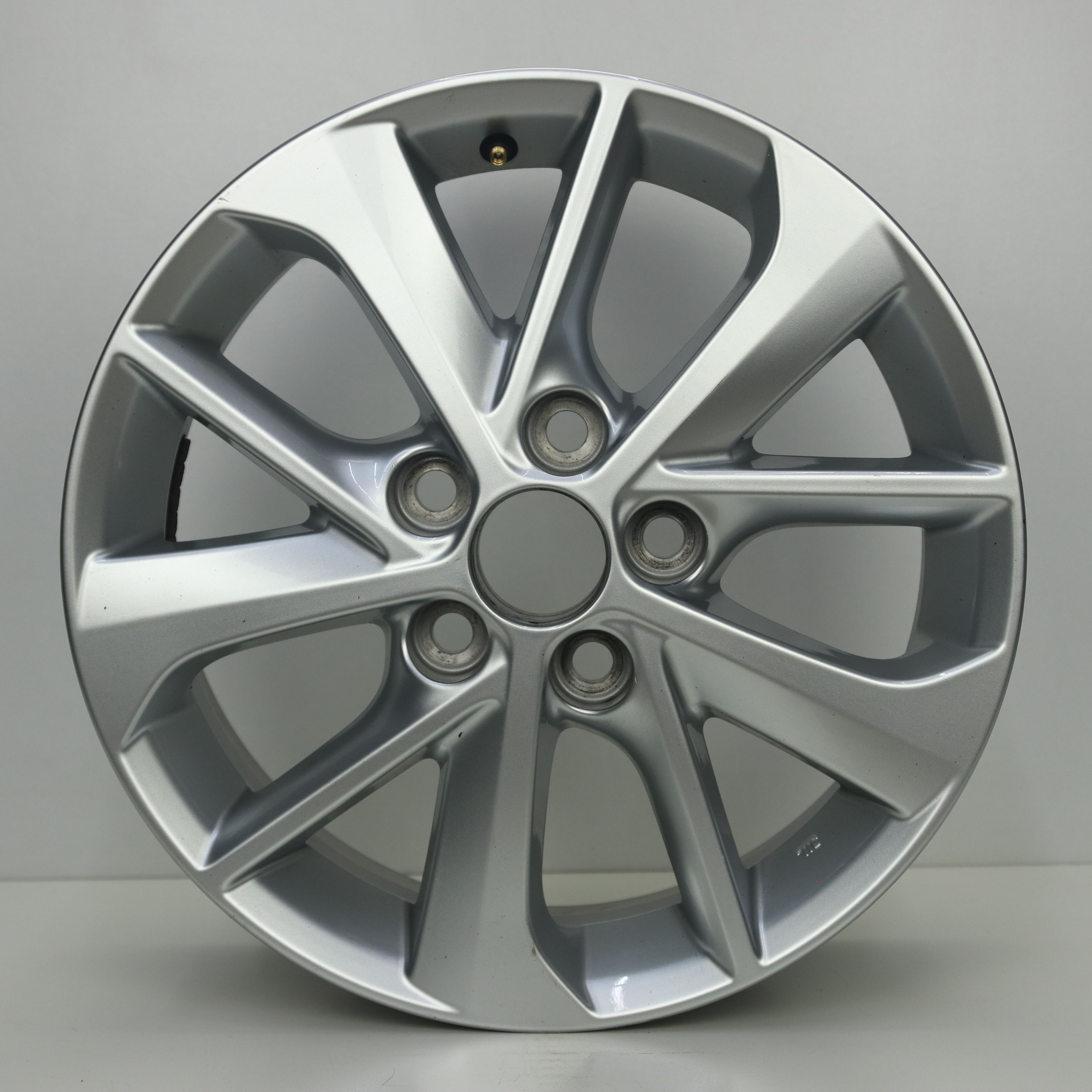 OS1007968 Originele 16 inch lichtmetalen Toyota velgen 6.50X16 5X114.3 ET45.0 NB60.10 Zilver