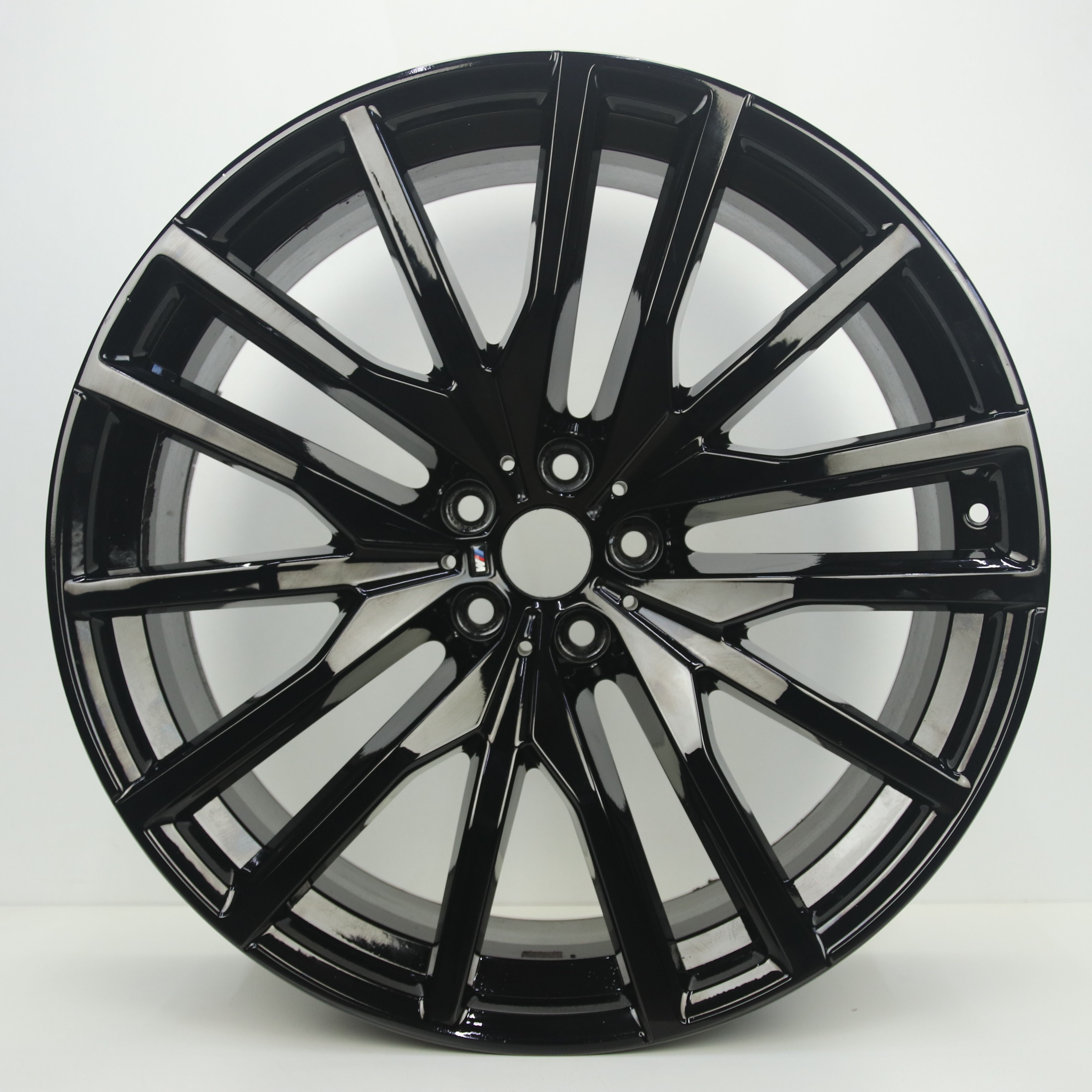 IN1003280 Originele 22 inch lichtmetalen BMW X5/X6 styling 742M velgen (breedset) 9.50X22 5X112 ET37.0 NB66.60 Zwart