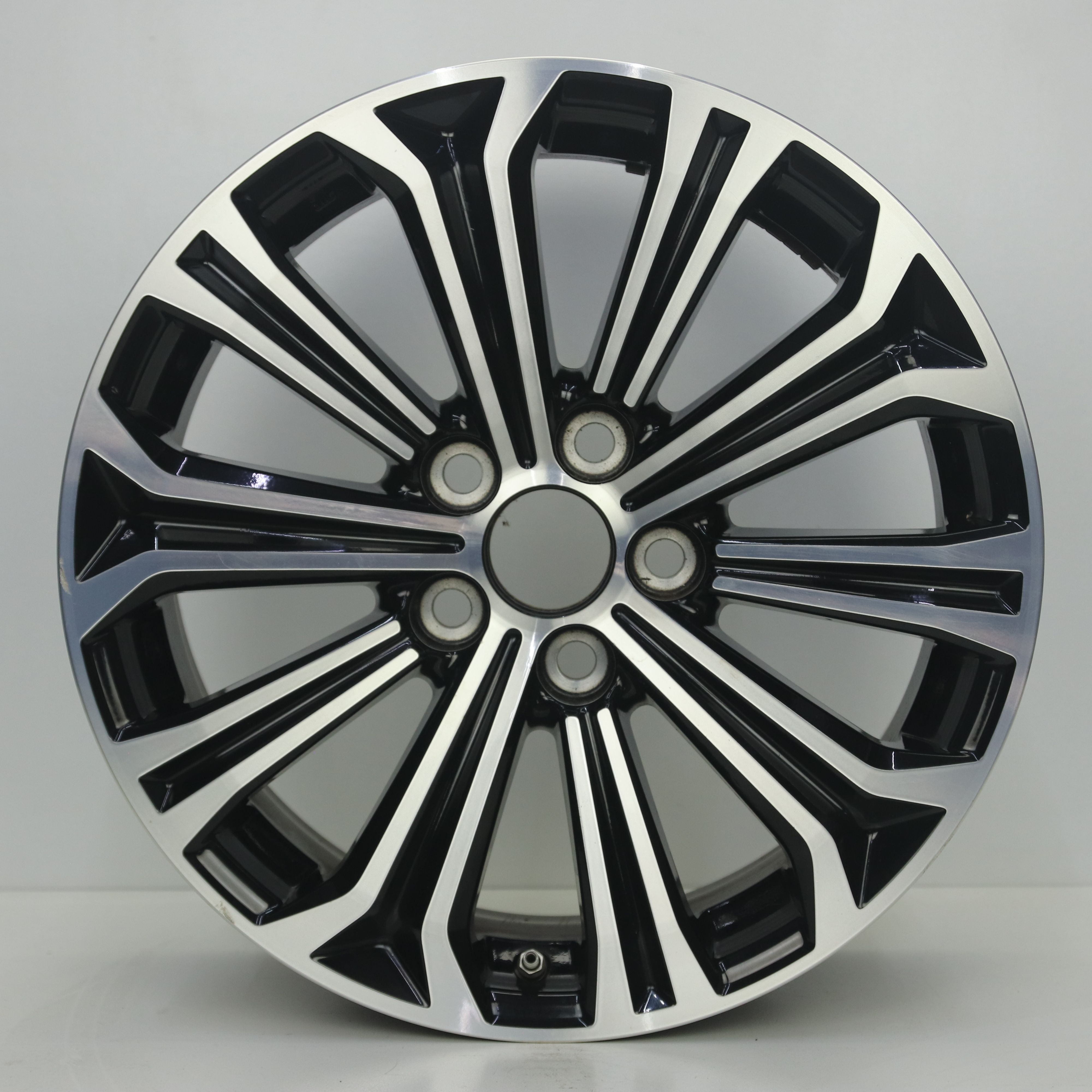 OS1008101 Originele 17 inch lichtmetalen Toyota Corolla velgen 7.50X17 5X114.3 ET40.0 NB60.10 Zwart Gepolijst