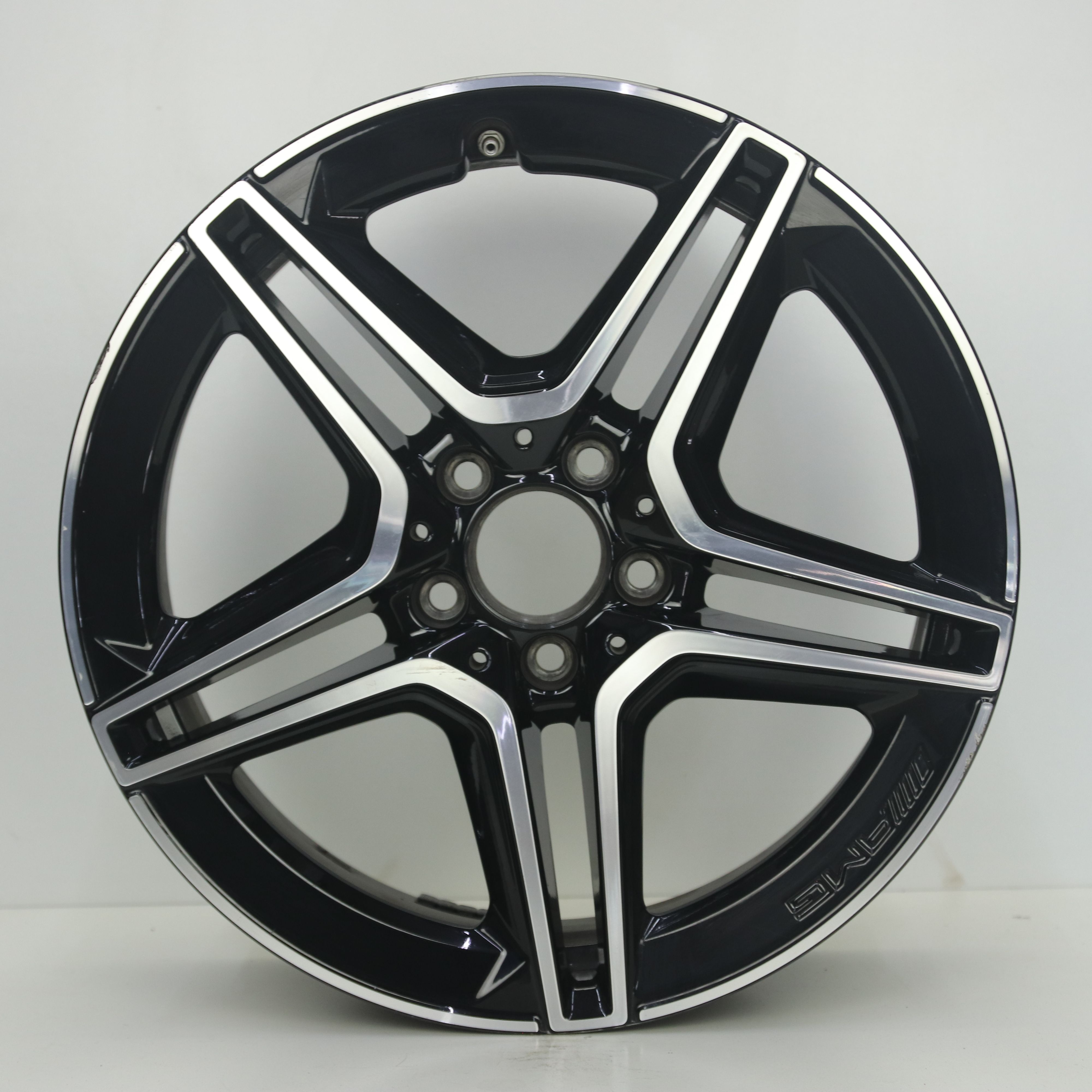 IN1003207 Originele 18 inch lichtmetalen Mercedes-Benz A-klasse AMG velgen 7.50X18 5X112 ET49.0 NB66.60 Zwart Gepolijst