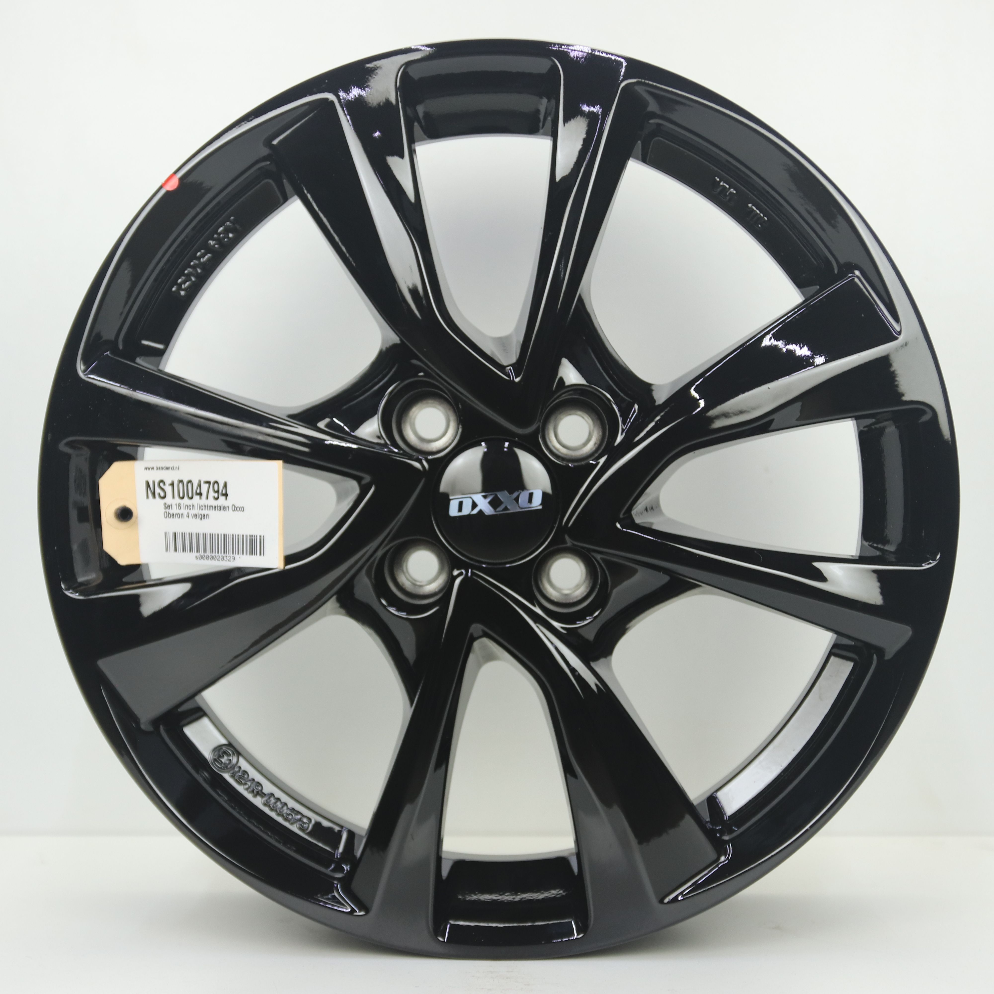 NS1004794 Set 16 inch lichtmetalen Oxxo Oberon 4 velgen 6.00X16 4X100 ET37.0 NB60.10 Zwart