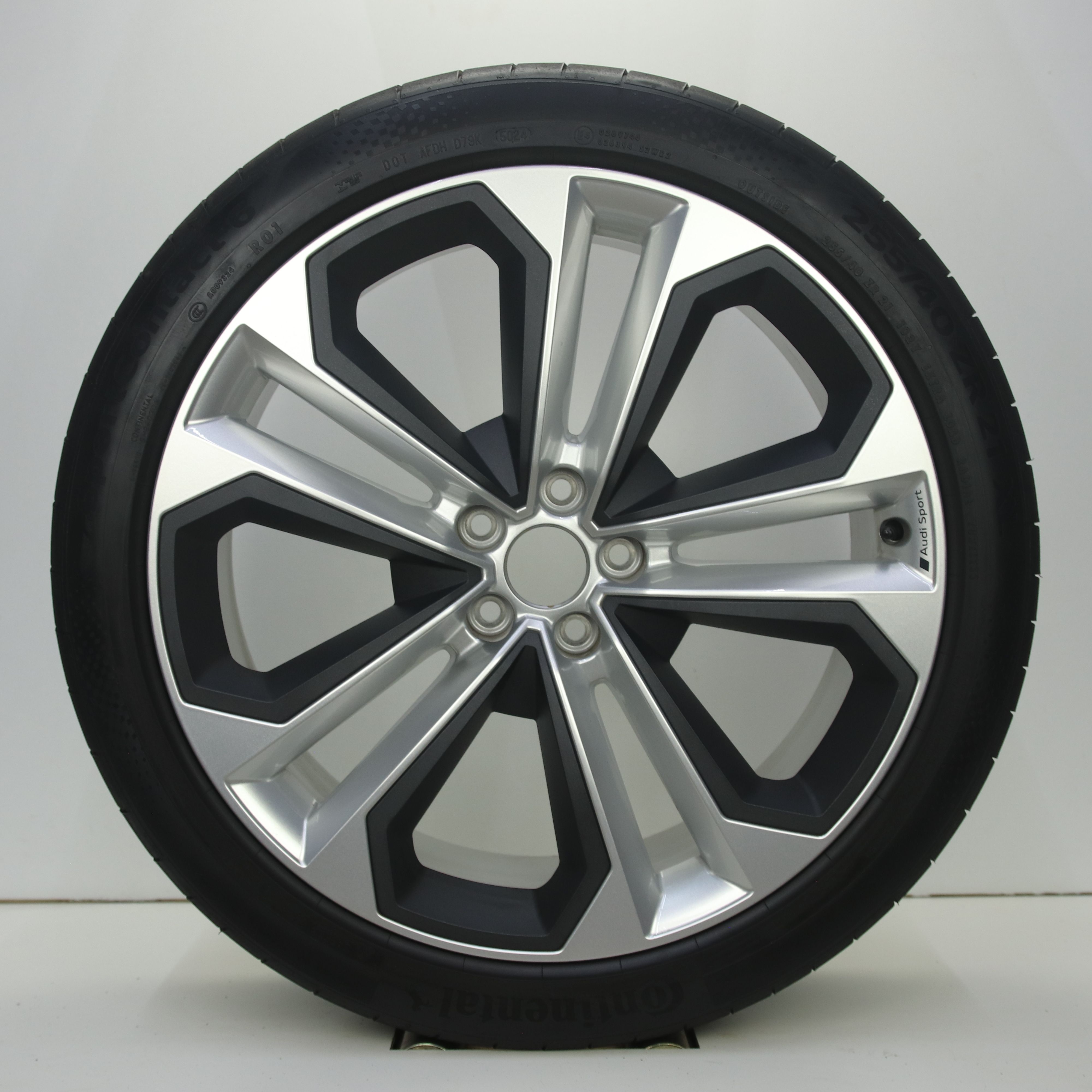 OS1008453 Originele 21 inch lichtmetalen Audi Q5/SQ5 velgen 8.50X21 5X112 ET34.0 NB66.50 Zilver