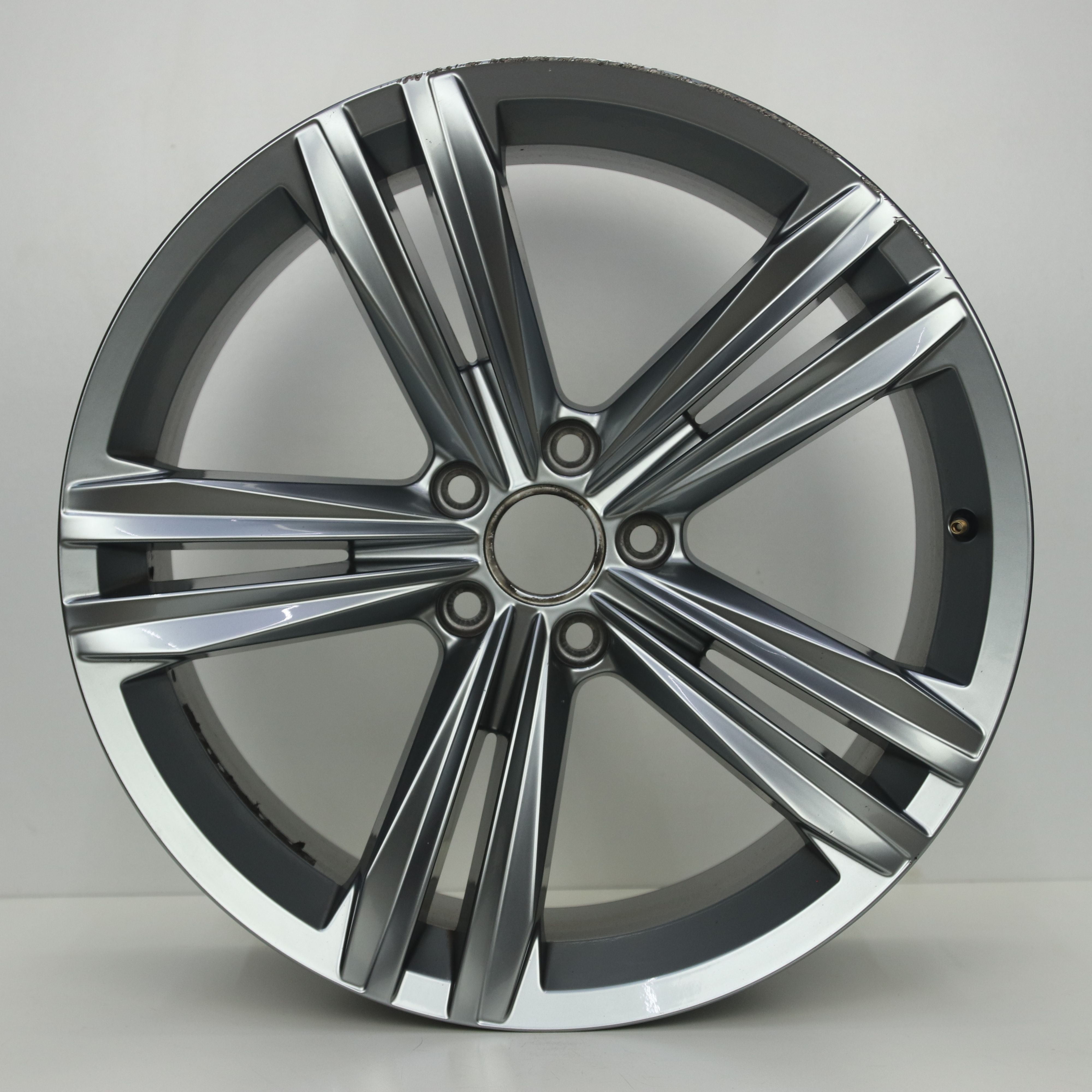 IN1003209 Originele 19 inch lichtmetalen Volkswagen Tiguan Sebring velgen 8.50X19 5X112 ET38.0 NB57.10 Antraciet