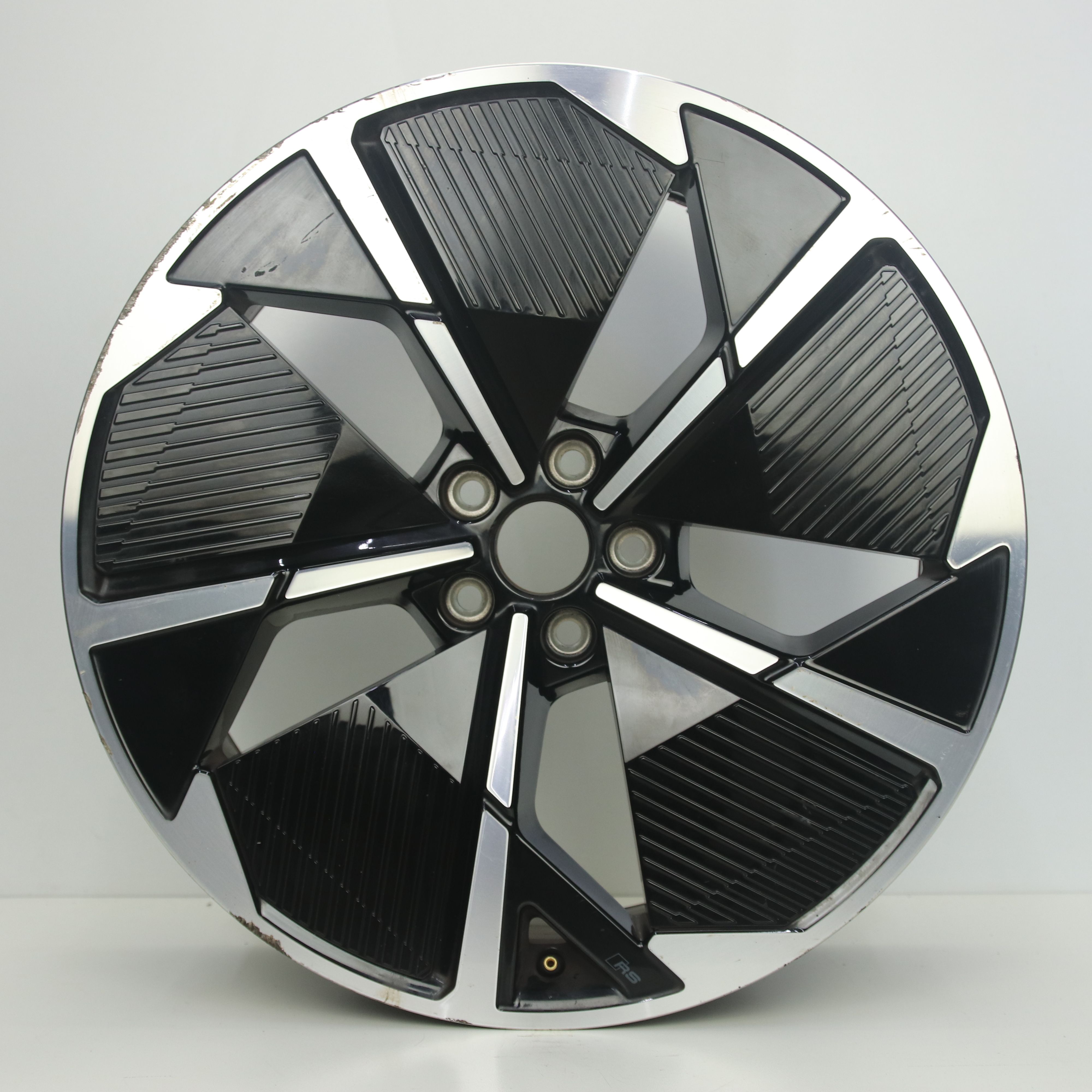 OS1007996 Originele 21 inch lichtmetalen Audi Q4 e-tron velgen 8.50X21 5X112 ET40.0 NB57.10 Zwart gepolijst