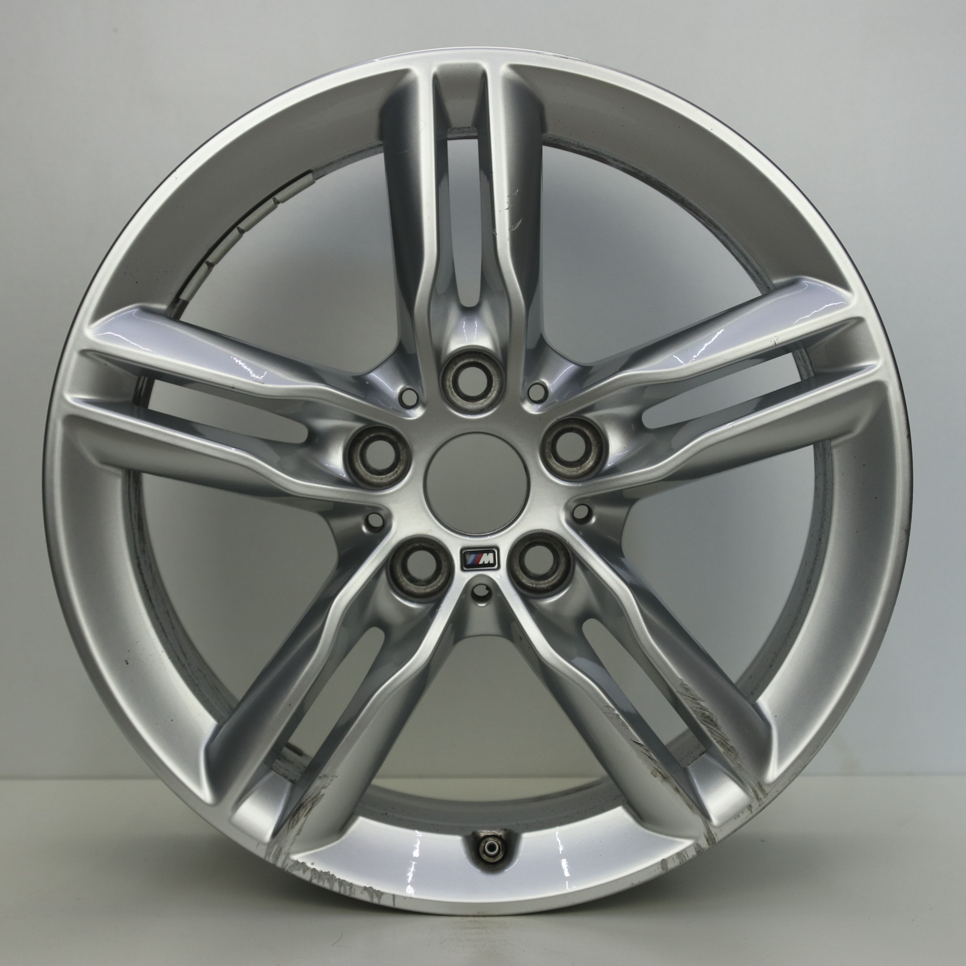 OS1008199 Originele 17 inch lichtmetalen BMW 2-serie styling 483M velgen 7.50X17 5X112 ET54.0 NB66.60 Zilver