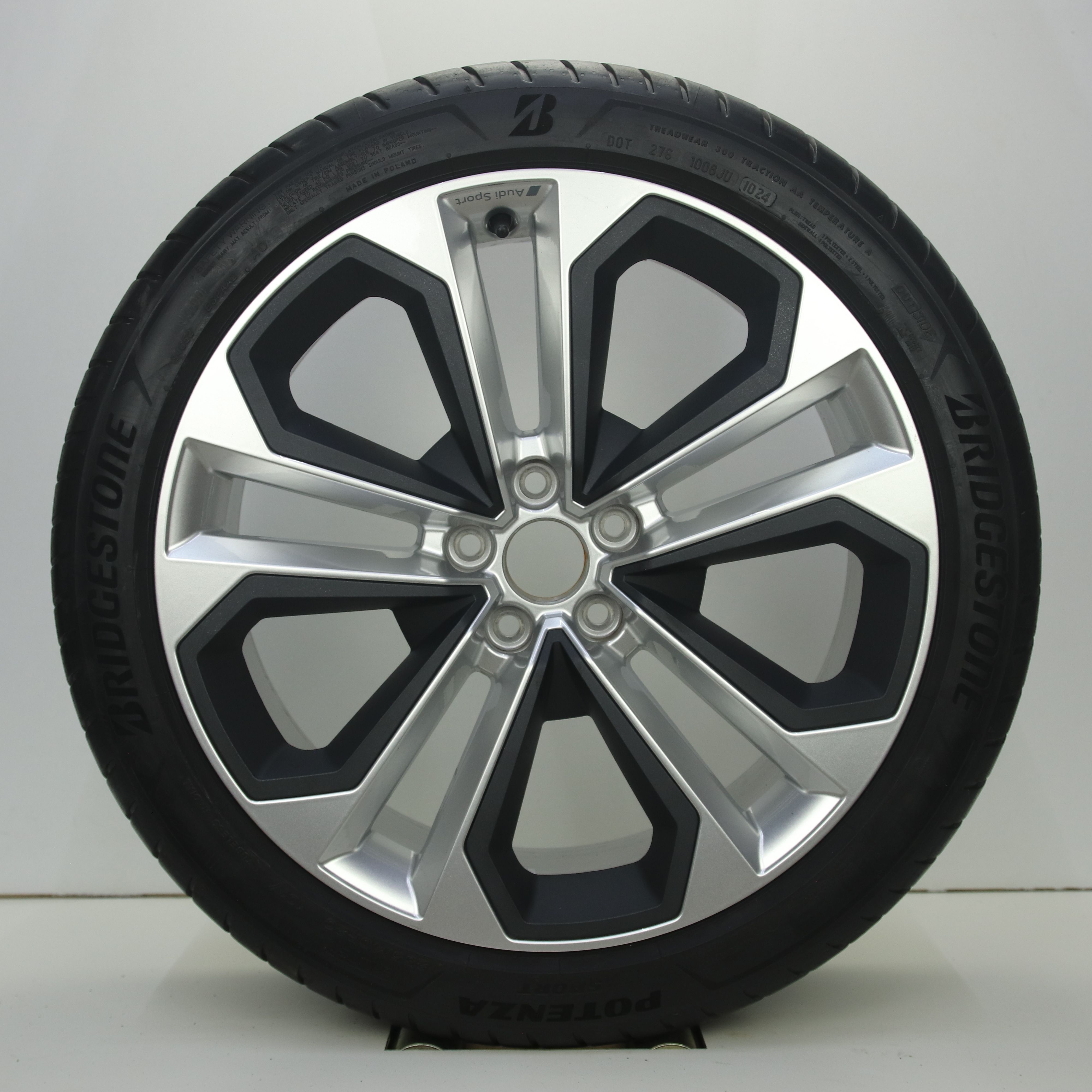 OS1008452 Originele 20 inch lichtmetalen Audi RSQ3 velgen 8.50X20 5X112 ET38.0 NB57.10 Zilver