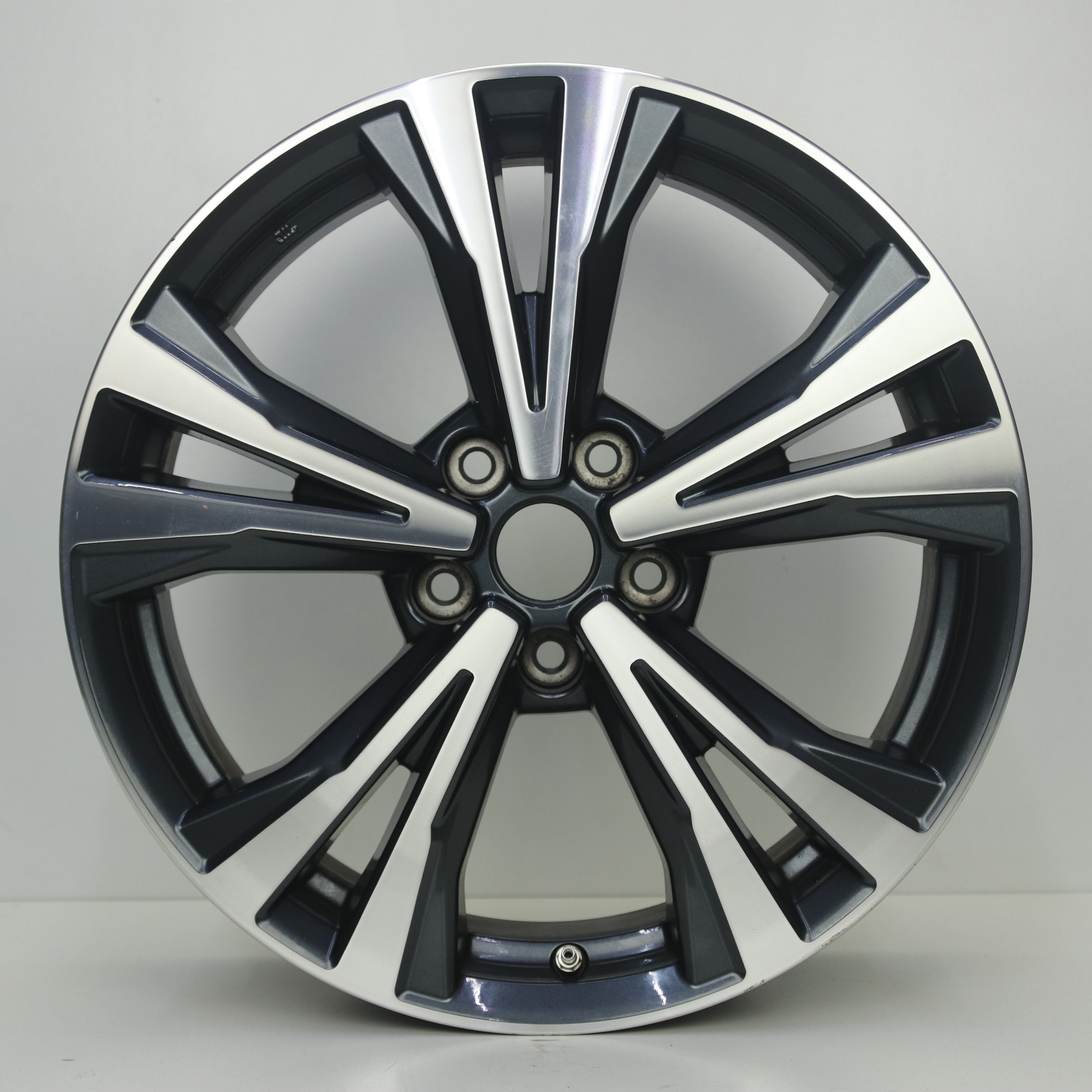 IN1003309 Originele 18 inch lichtmetalen Nissan Rogue velgen 7.00X18 5X114.3 ET35.0 NB66.10 Antraciet gepolijst