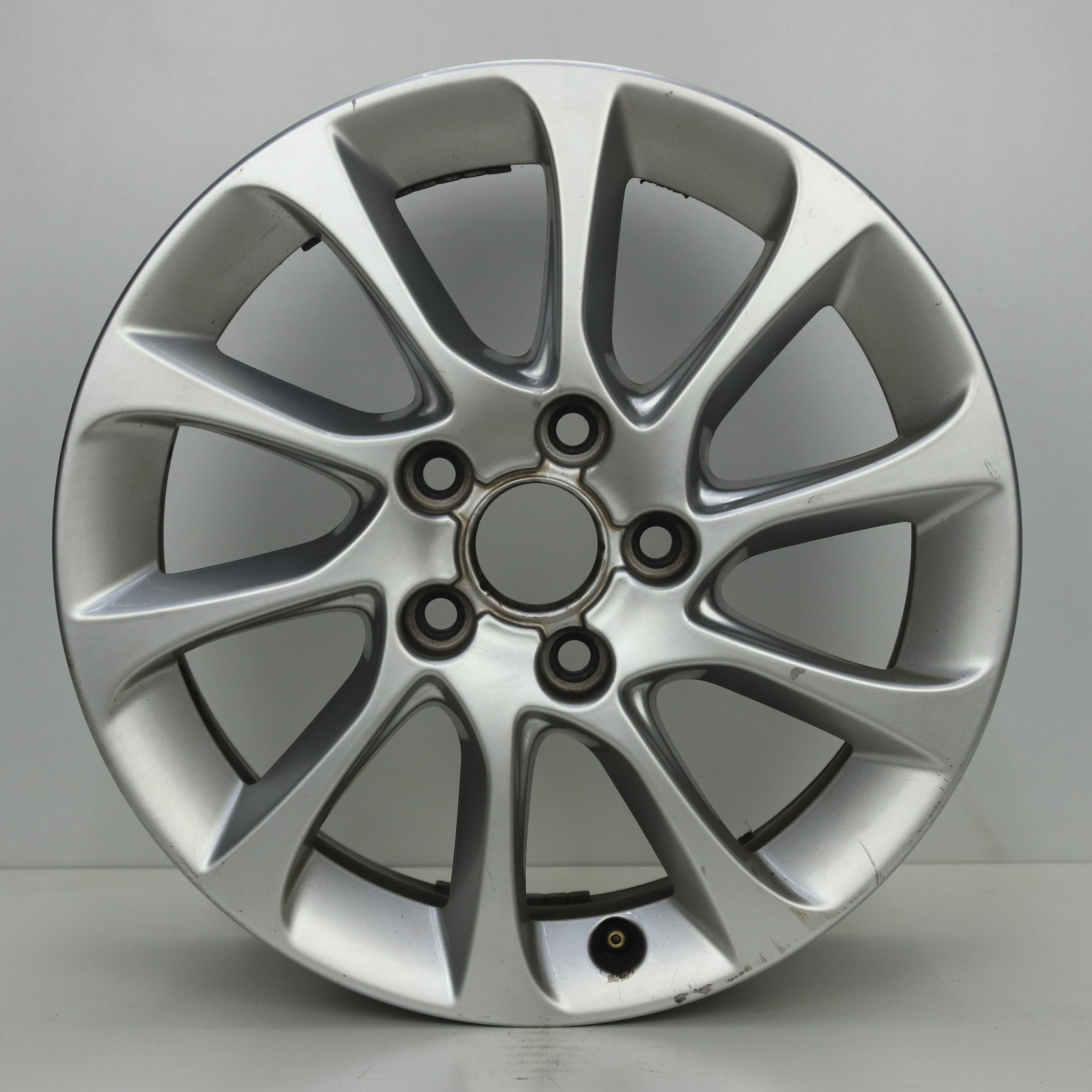 OS1008246 Originele 16 inch lichtmetalen Audi A3 velgen 6.50X16 5X112 ET46.0 NB57.10 Zilver