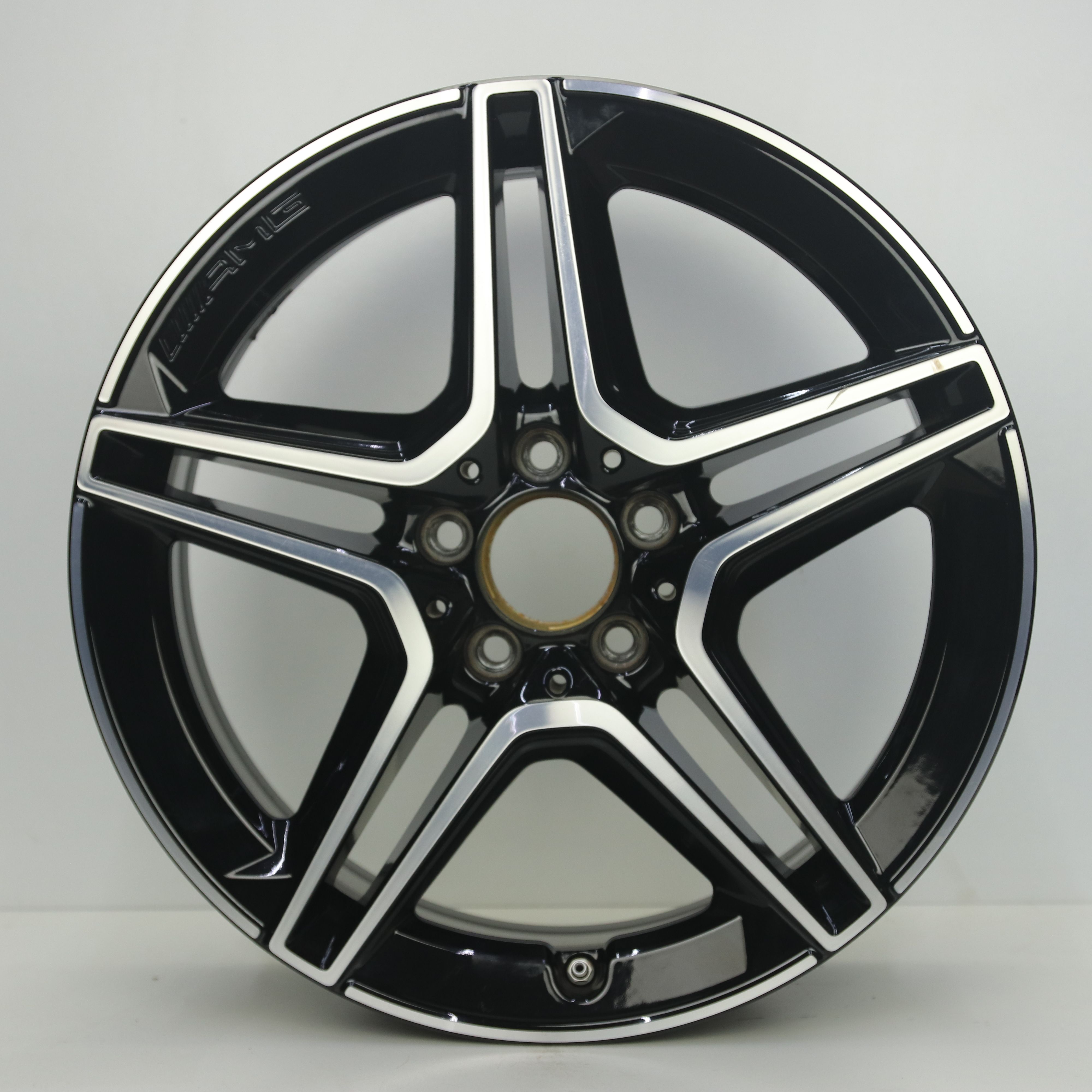 IN1003214 Originele 18 inch lichtmetalen Mercedes-Benz E-klasse AMG velgen (breedset) 8.00X18 5X112 ET43.0 NB66.60 Zwart gepolijst