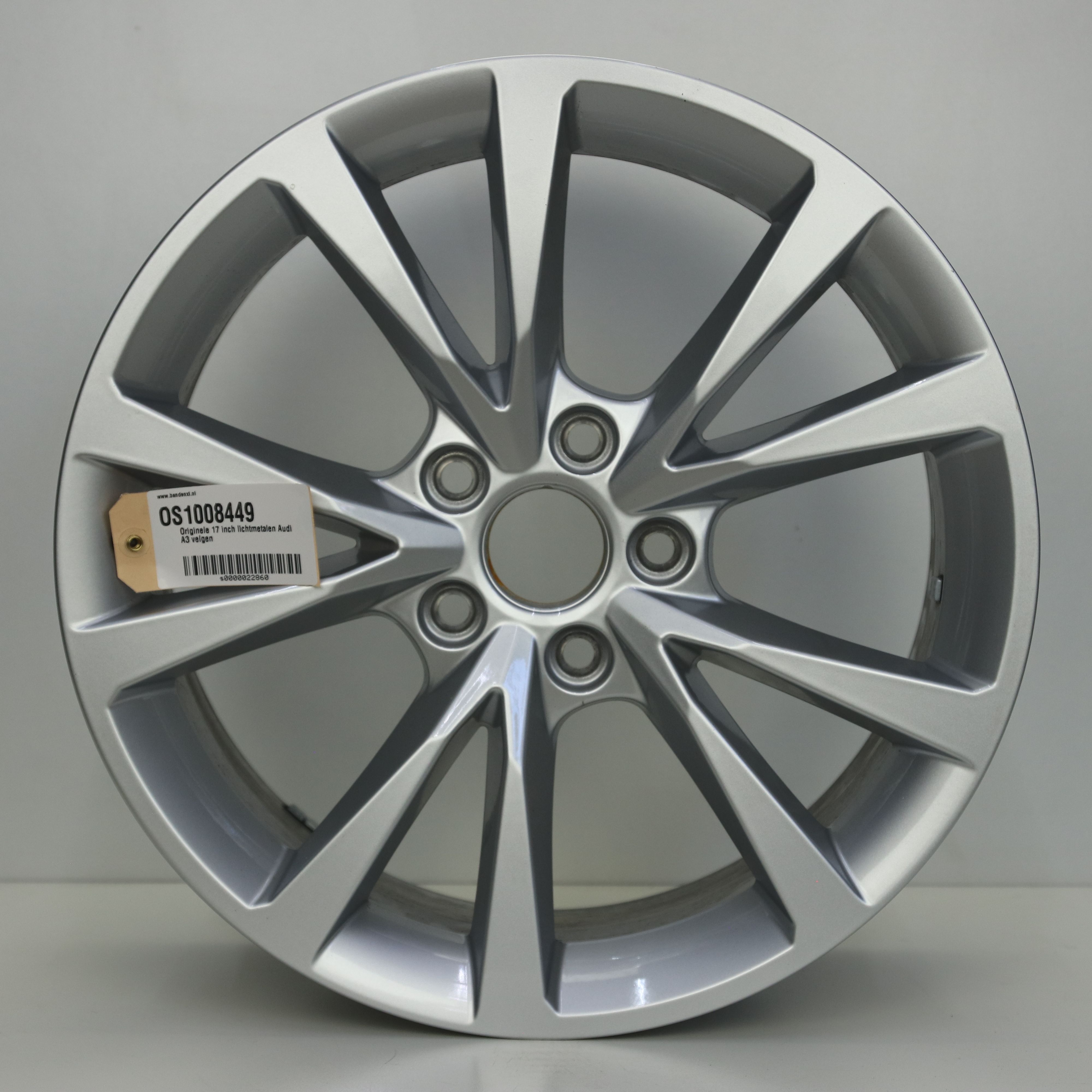 OS1008449 Originele 17 inch lichtmetalen Audi A3 velgen 8.00X17 5X112 ET46.0 NB57.10 Zilver