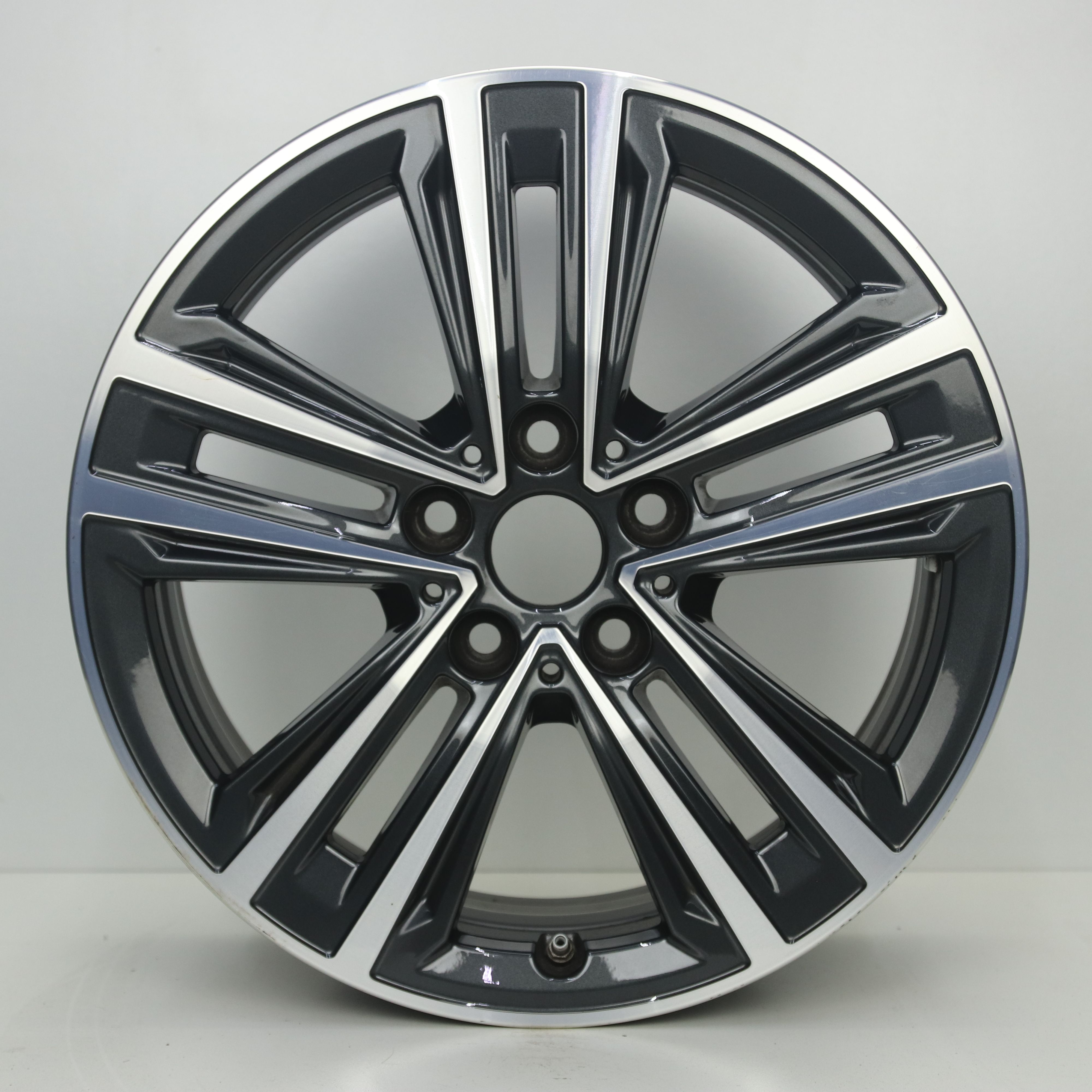 OS1008071 Originele 17 inch lichtmetalen BMW 1-serie styling 548 velgen 7.50X17 5X112 ET54.0 NB66.60 Antraciet gepolijst