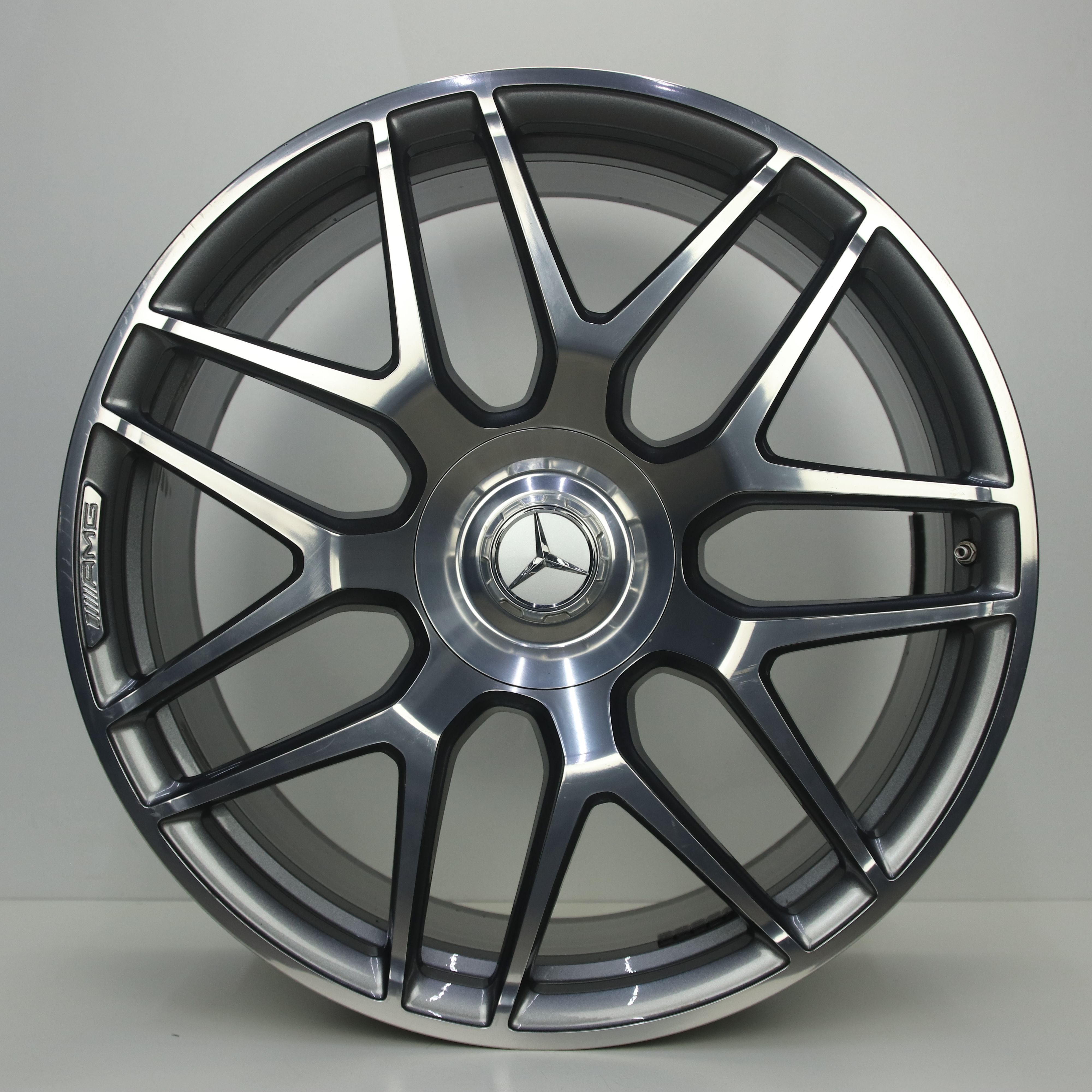 OS1008564 Originele 22 inch lichtmetalen Mercedes-Benz G-klasse G63 AMG velgen 10.00X22 5X130 ET39.0 NB84.10 Antraciet gepolijst