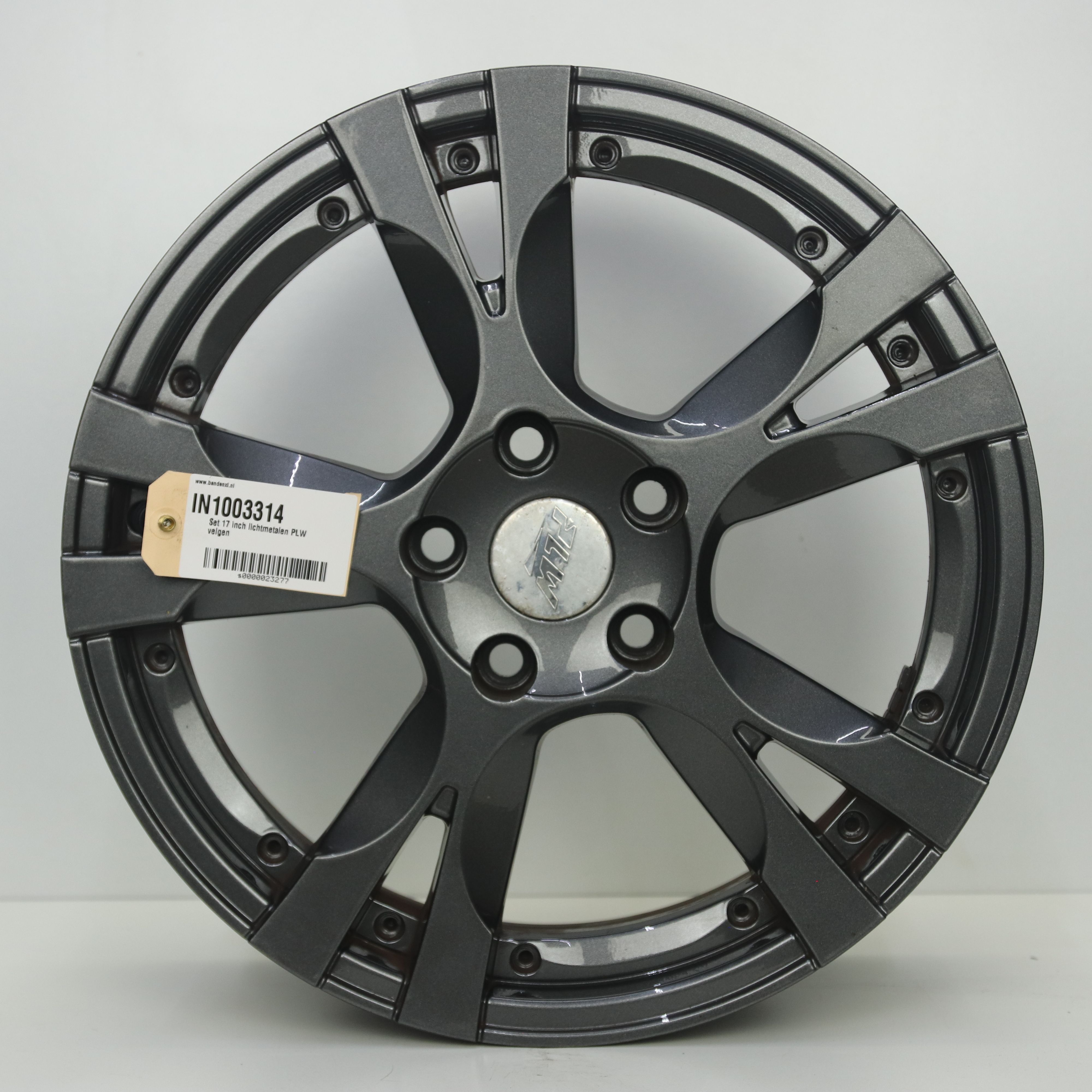 IN1003314 Set 17 inch lichtmetalen PLW velgen 7.50X17 5X114.3 ET40.0 NB74.10 Antraciet