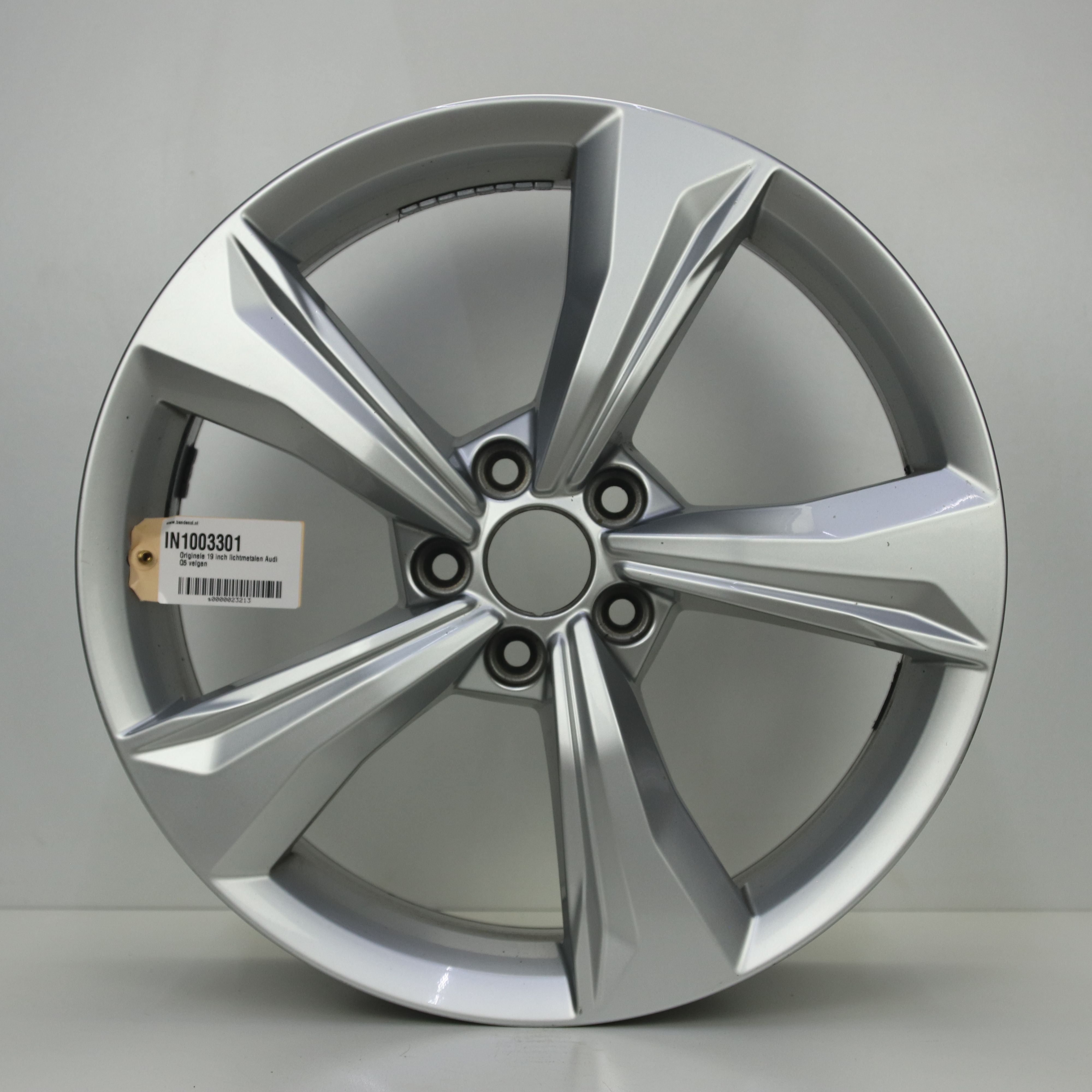IN1003301 Originele 19 inch lichtmetalen Audi Q5 velgen 7.00X19 5X112 ET34.0 NB66.60 Zilver