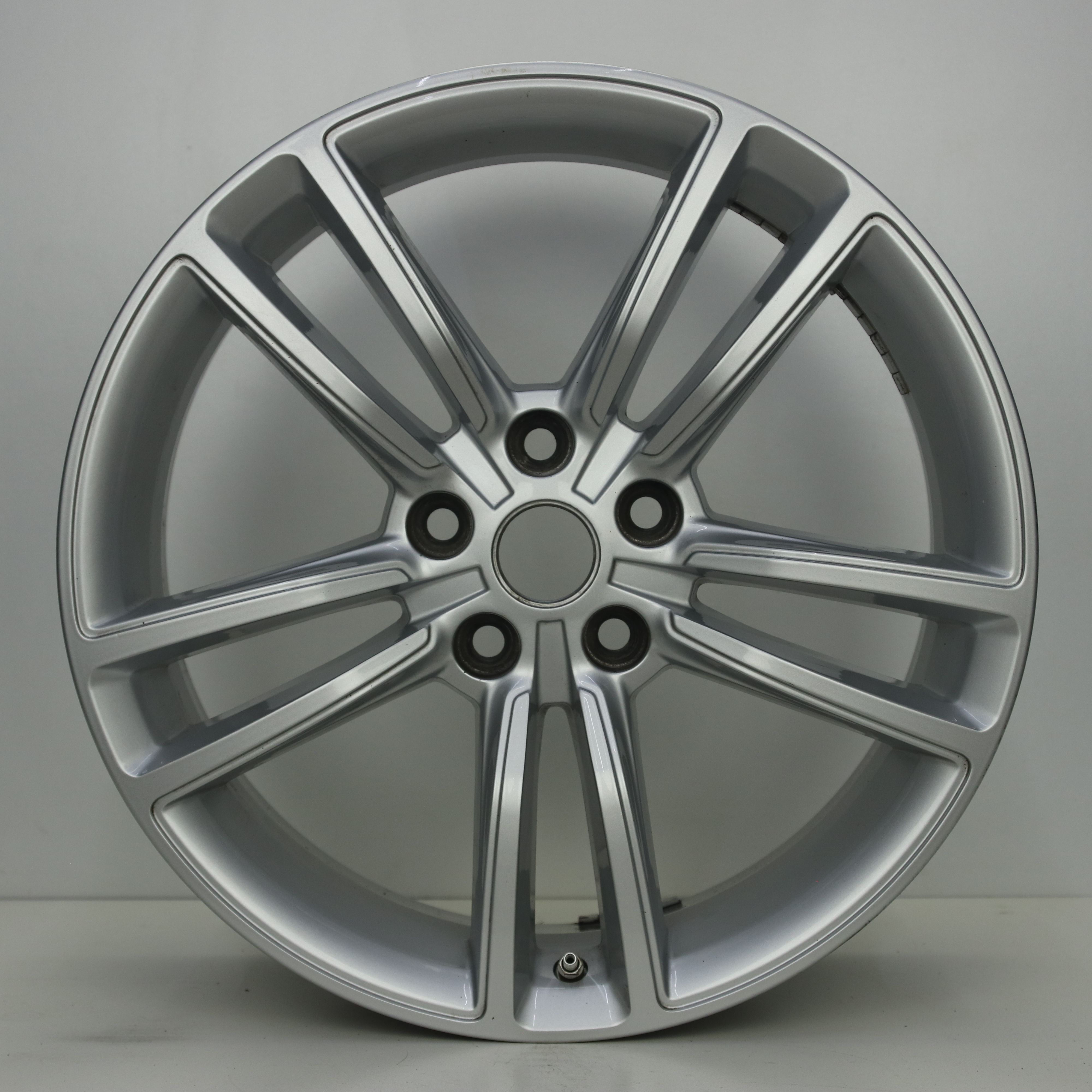 OS1008501 Originele 19 inch lichtmetalen Tesla Model S velgen 8.00X19 5X120 ET40.0 NB64.10 Zilver