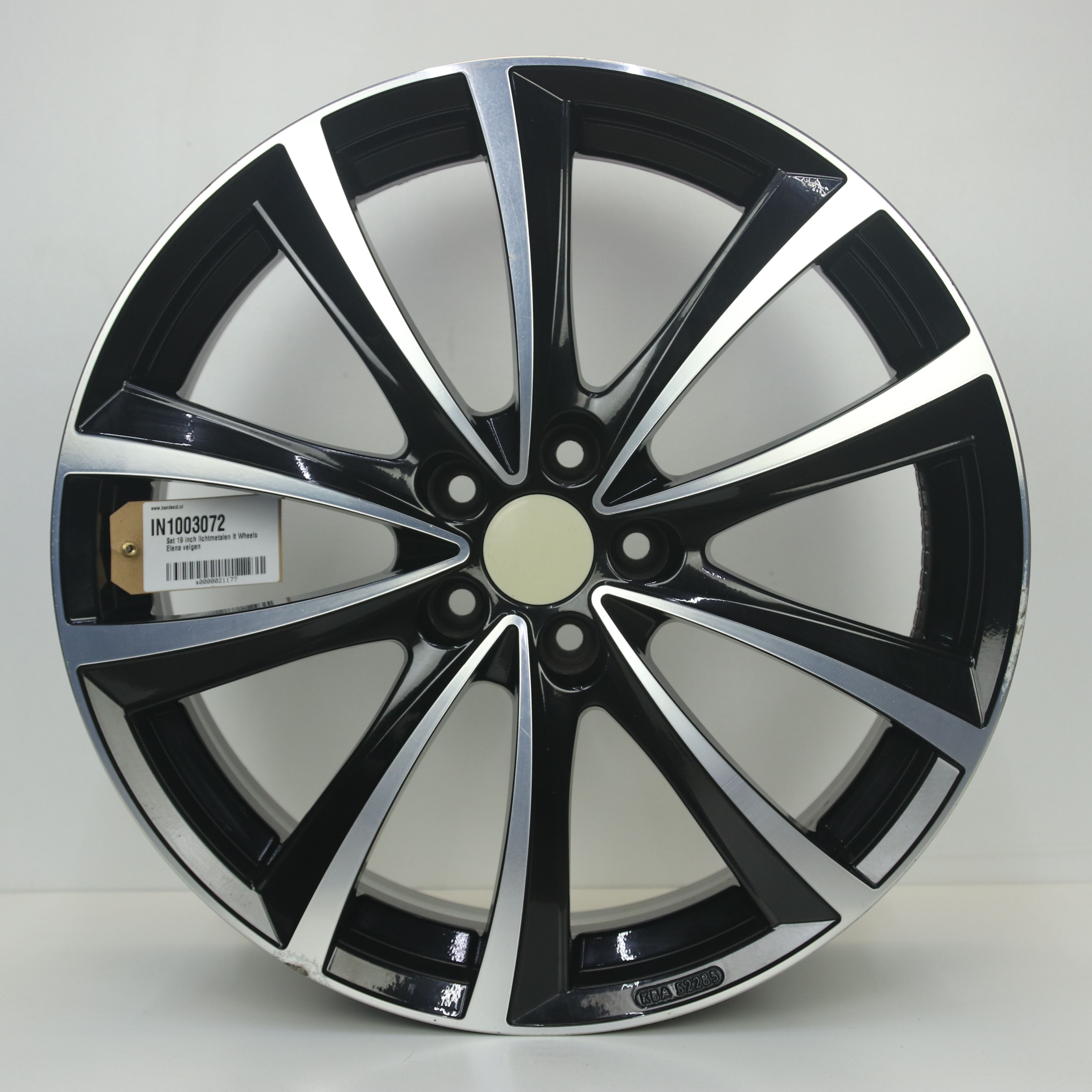 IN1003072 Set 19 inch lichtmetalen It Wheels Elena velgen 8.00X19 5X108 ET43.0 NB74.10 Zwart gepolijst