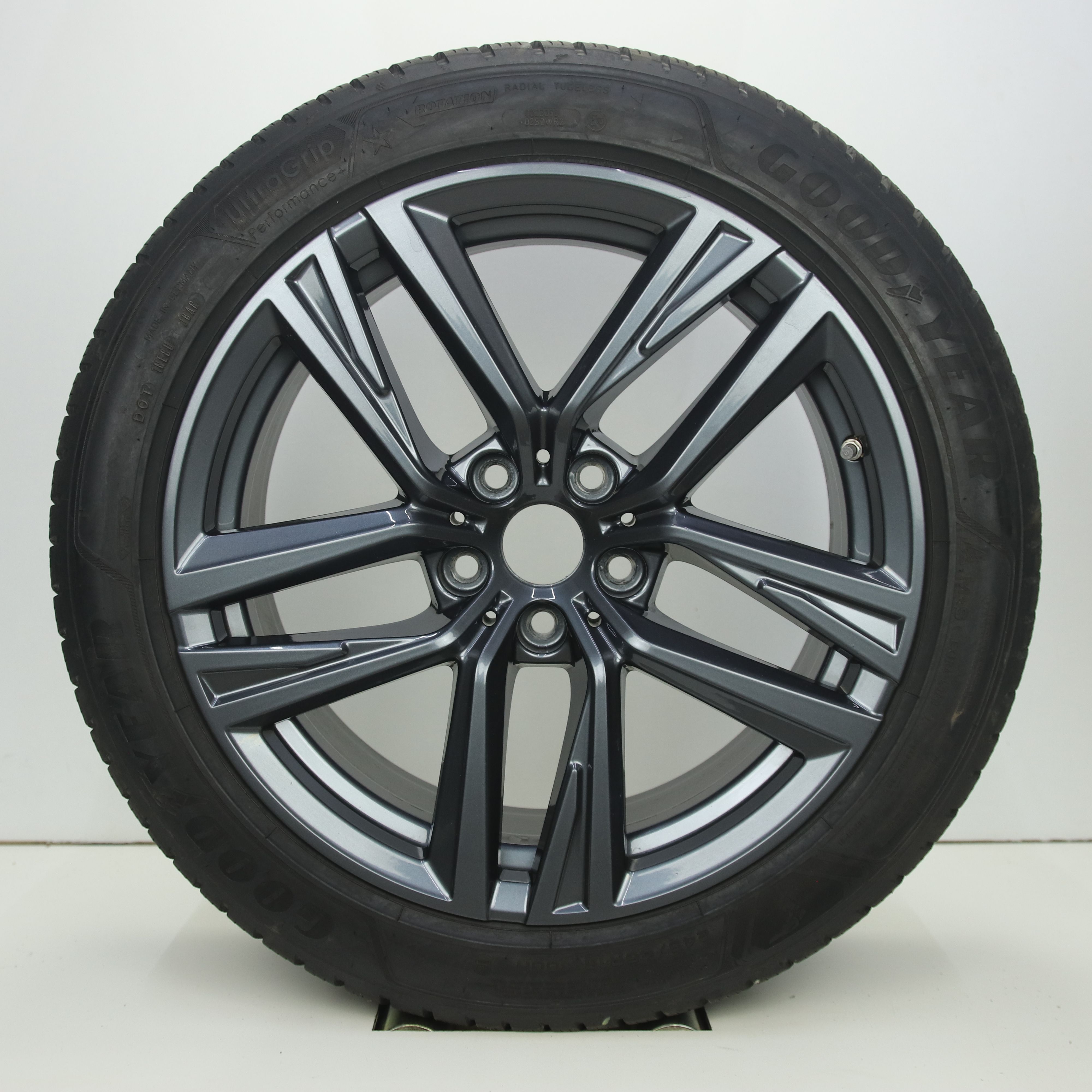 OS1008065 Originele 18 inch lichtmetalen BMW 4-serie styling 853 velgen 8.50X18 5X112 ET36.0 NB66.60 Antraciet