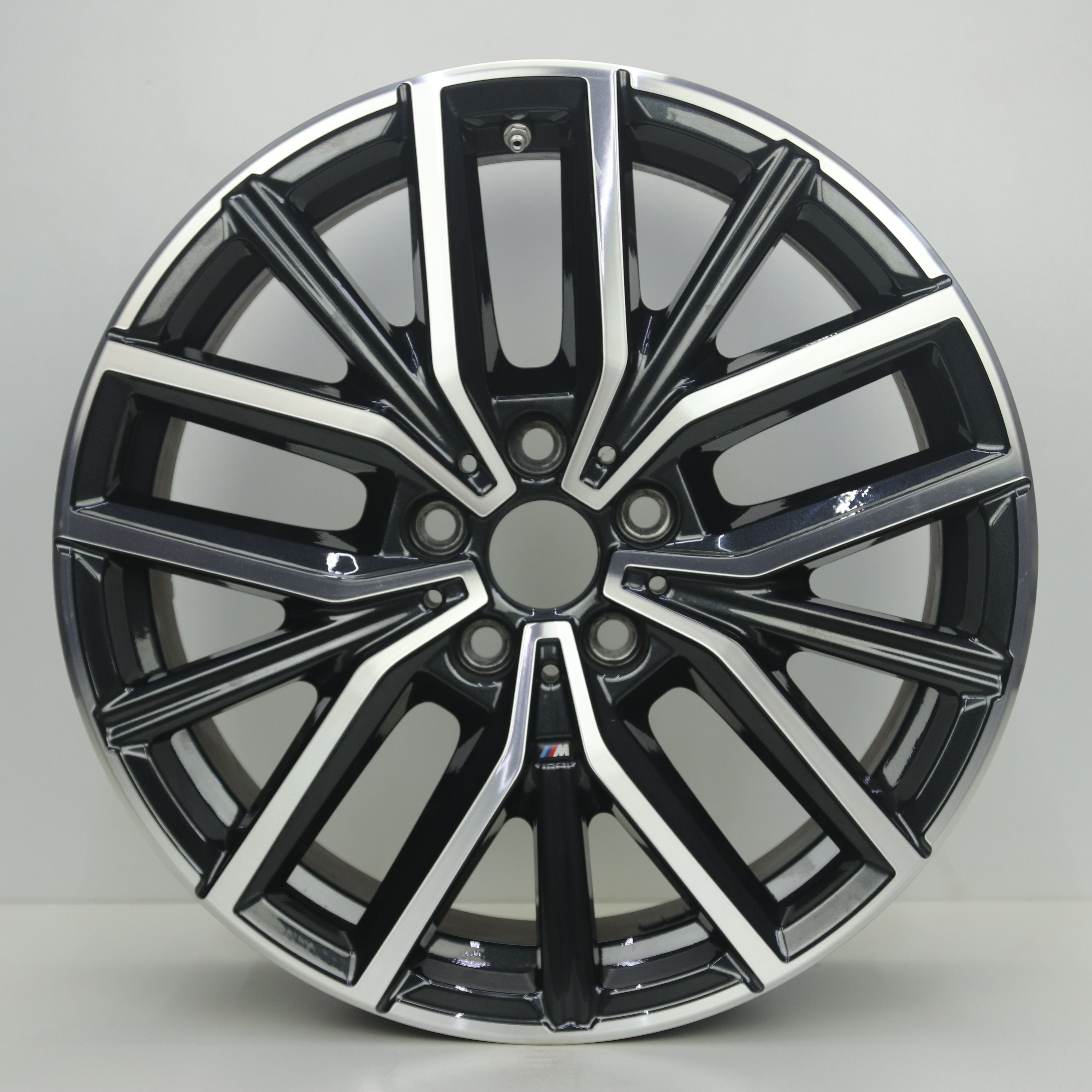 OS1008243 Originele 18 inch lichtmetalen BMW X1 styling 838M velgen 7.50X18 5X112 ET50.0 NB66.60 Antraciet gepolijst