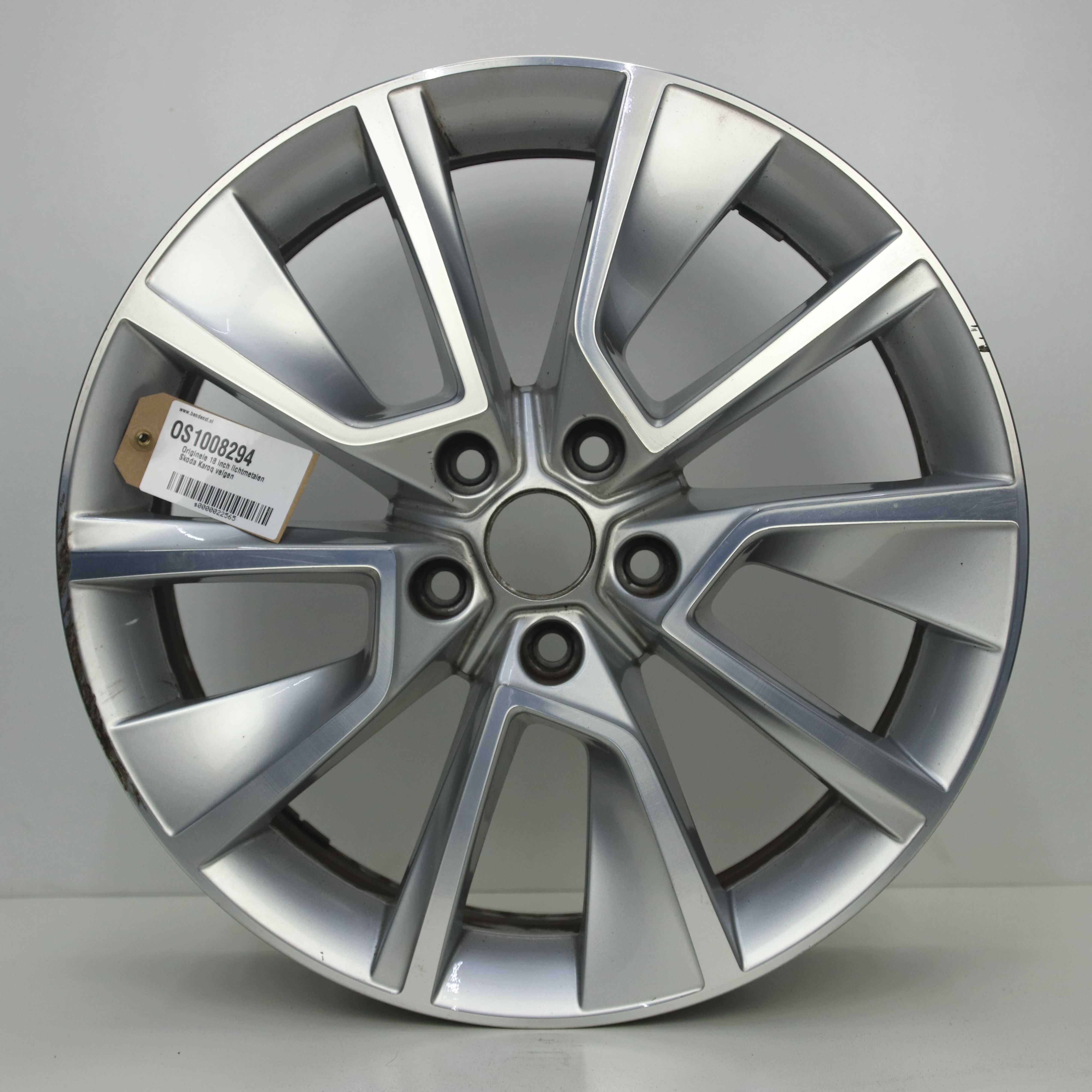 OS1008294 Originele 18 inch lichtmetalen Skoda Karoq velgen 7.00X18 5X112 ET45.0 NB57.10 Zilver gepolijst