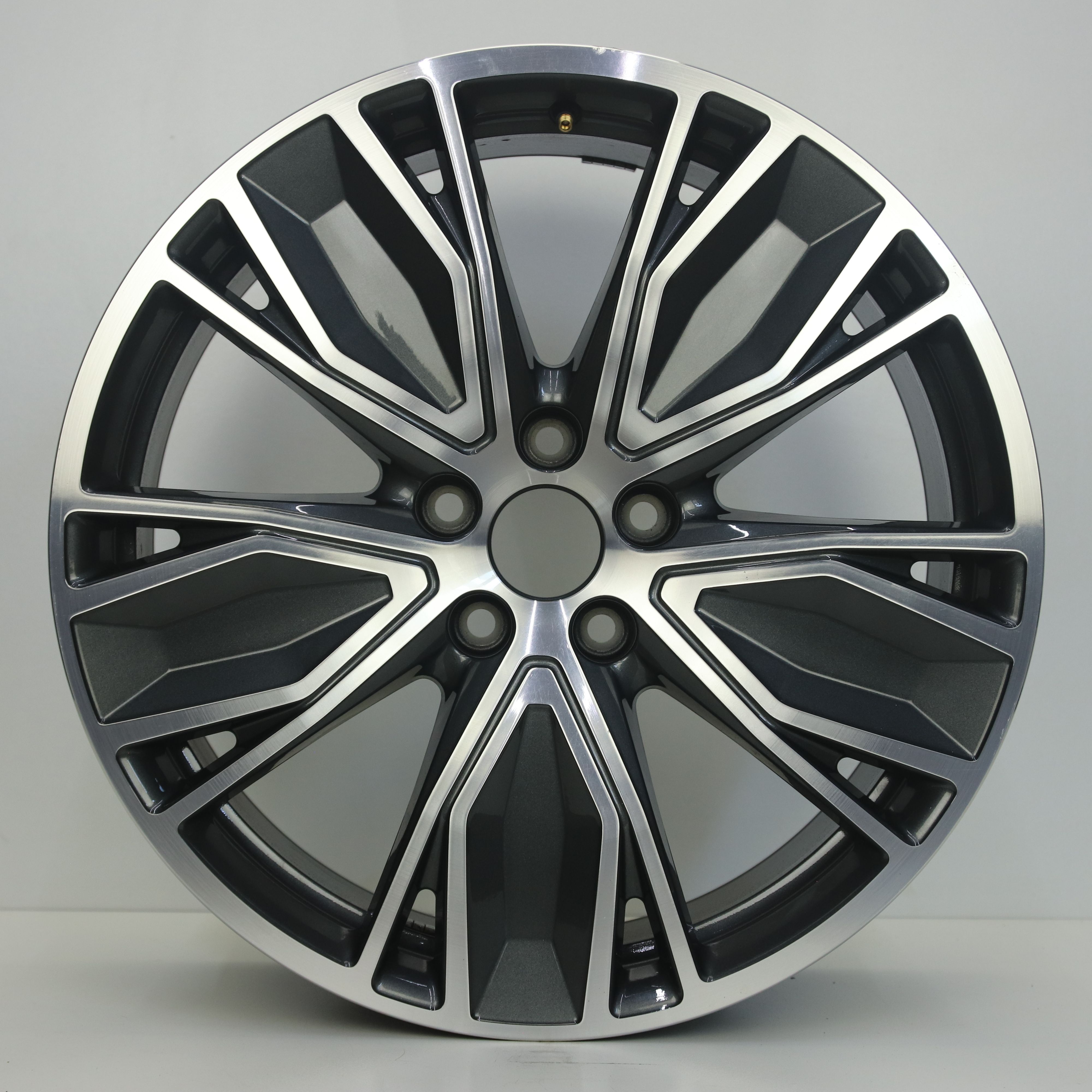 OS1008309 Originele 19 inch lichtmetalen Audi A5 velgen 8.00X19 5X112 ET44.0 NB66.60 Antraciet Gepolijst