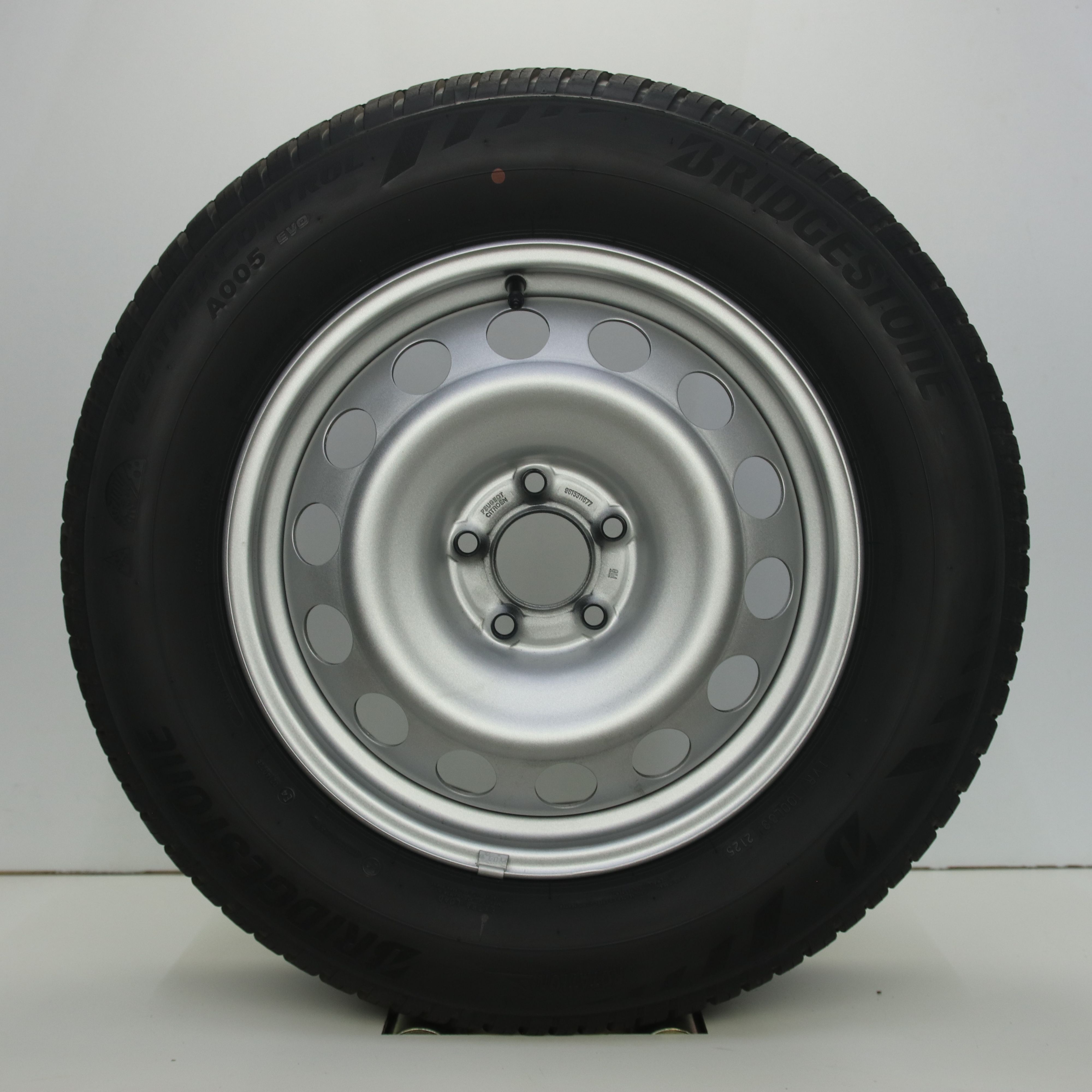 OS1008241 Originele 16 inch stalen Citroen/Peugeot velgen (set complet met banden) 6.50X16 5X108 ET47.0 NB65.10 Zilver