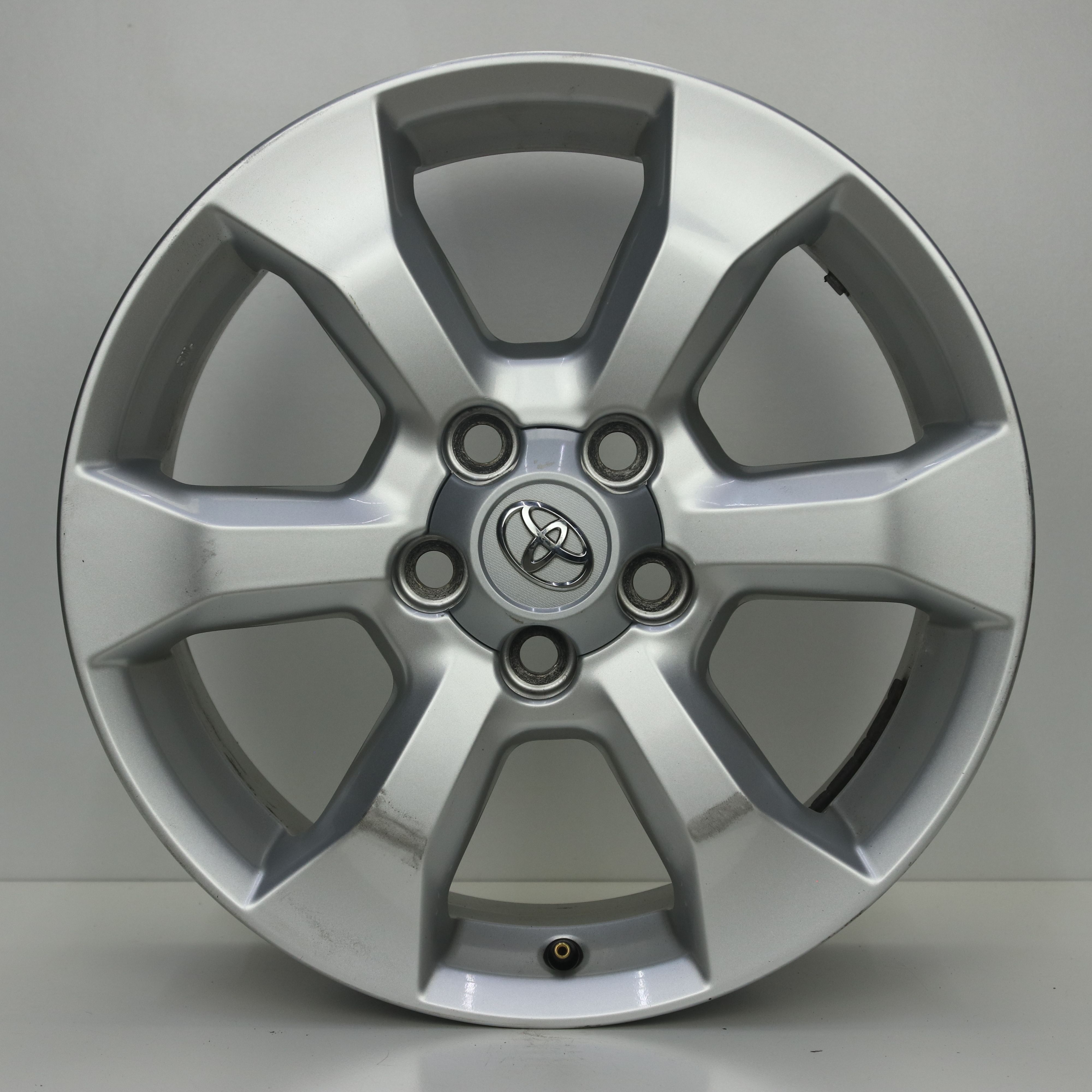 OS1007964 Originele 17 inch lichtmetalen Toyota velgen 6.50X17 5X114.3 ET45.0 NB60.10