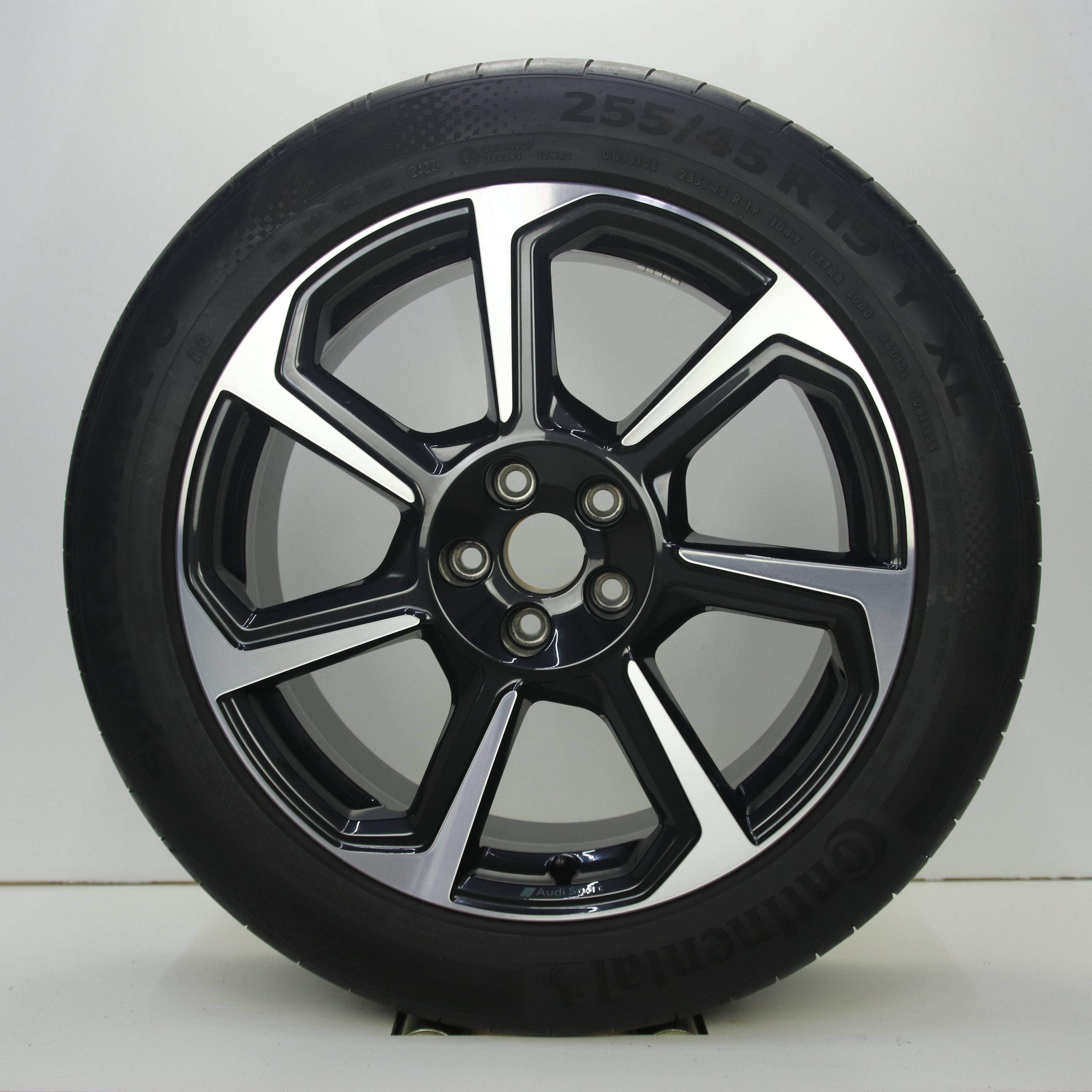 OS1008456 Originele 19 inch lichtmetalen Audi Q3 velgen 8.50X19 5X112 ET38.0 NB57.10 Zwart gepolijst