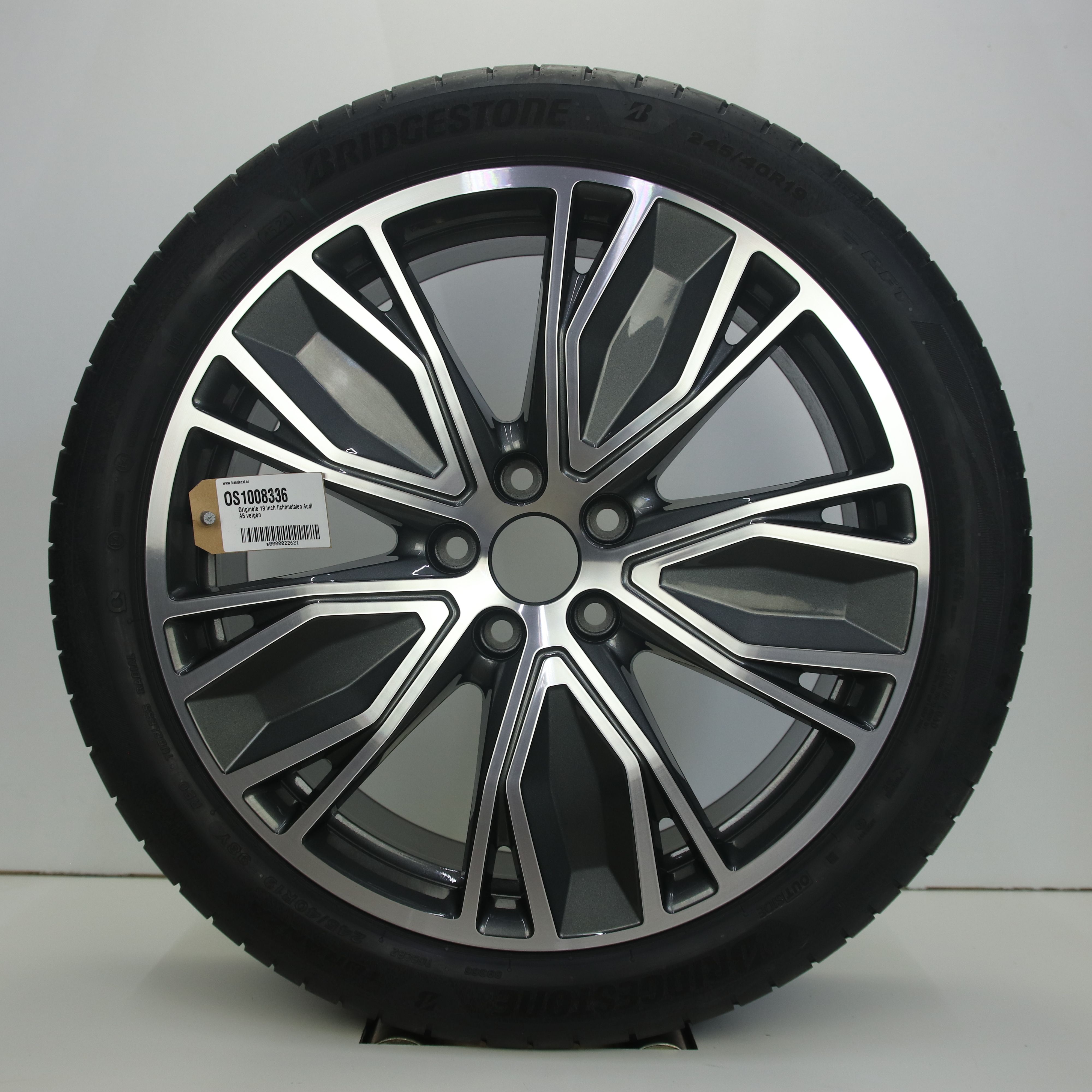 OS1008336 Originele 19 inch lichtmetalen Audi A5 velgen 8.00X19 5X112 ET44.0 NB66.60 Antraciet Gepolijst