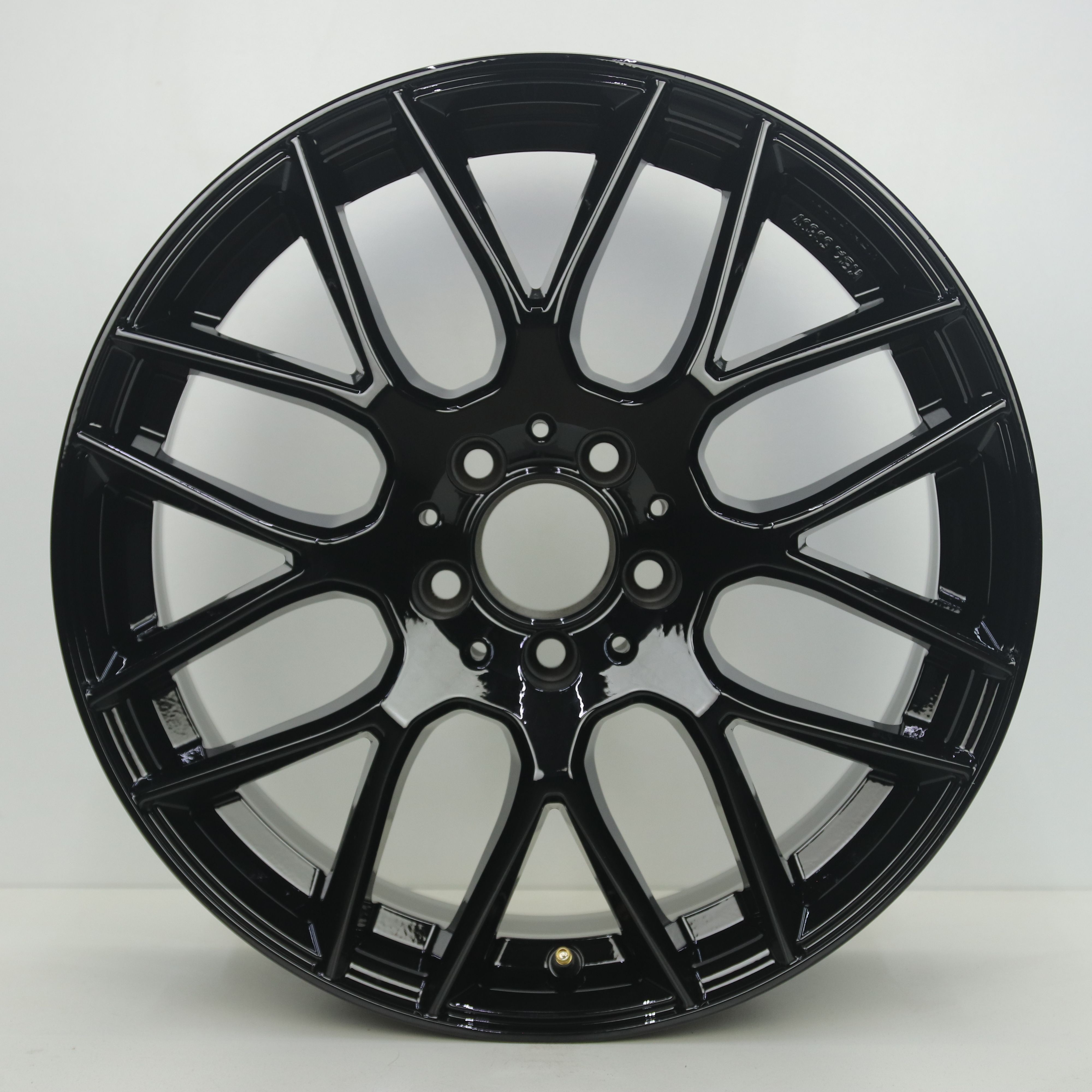 OS1008038 Set 18 inch lichtmetalen GMP Berghem velgen 8.00X18 5X112 ET45.0 NB66.60 Zwart