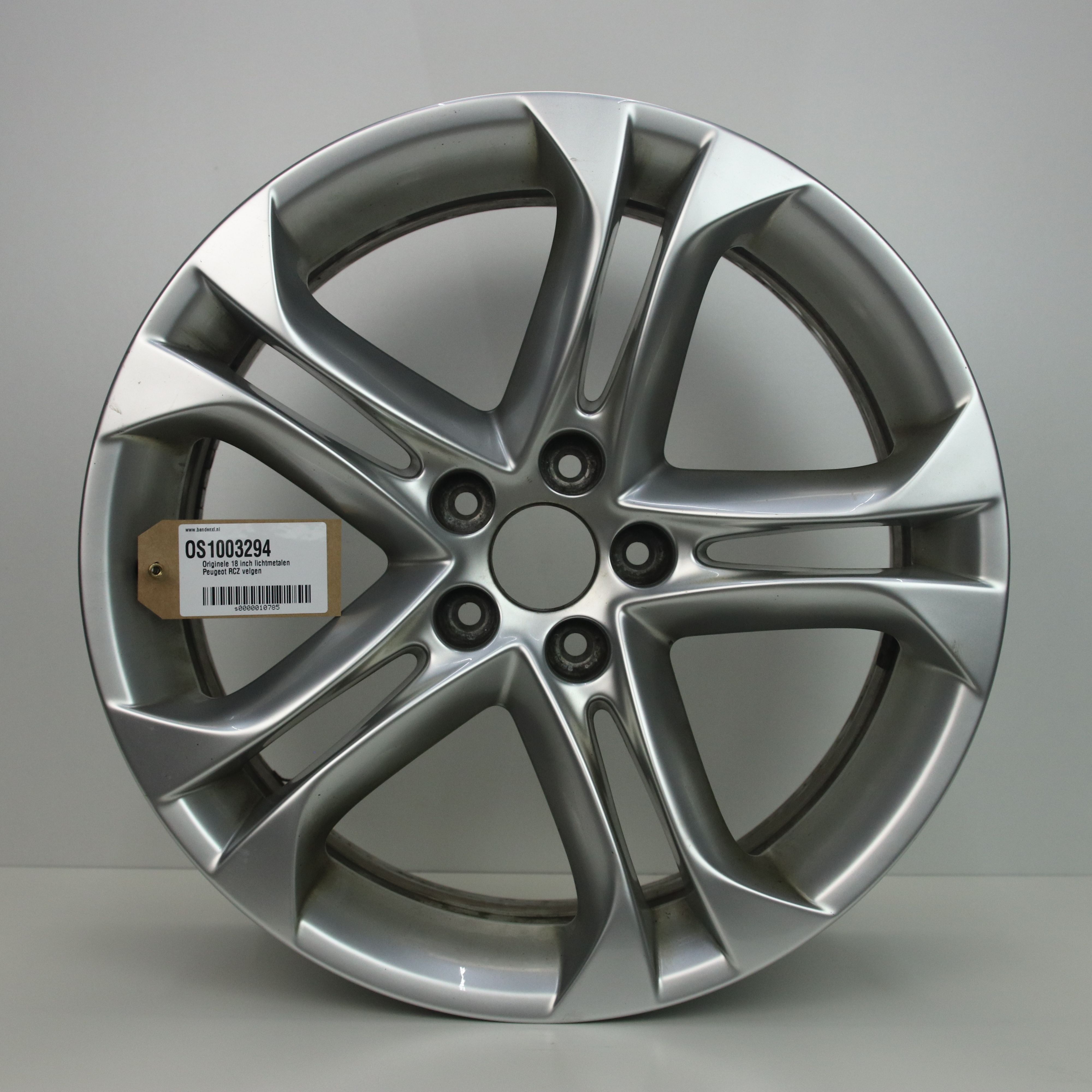 OS1003294 Originele 18 inch lichtmetalen Peugeot RCZ velgen 8.00X18 5X108 ET27.0 NB65.10 Zilver