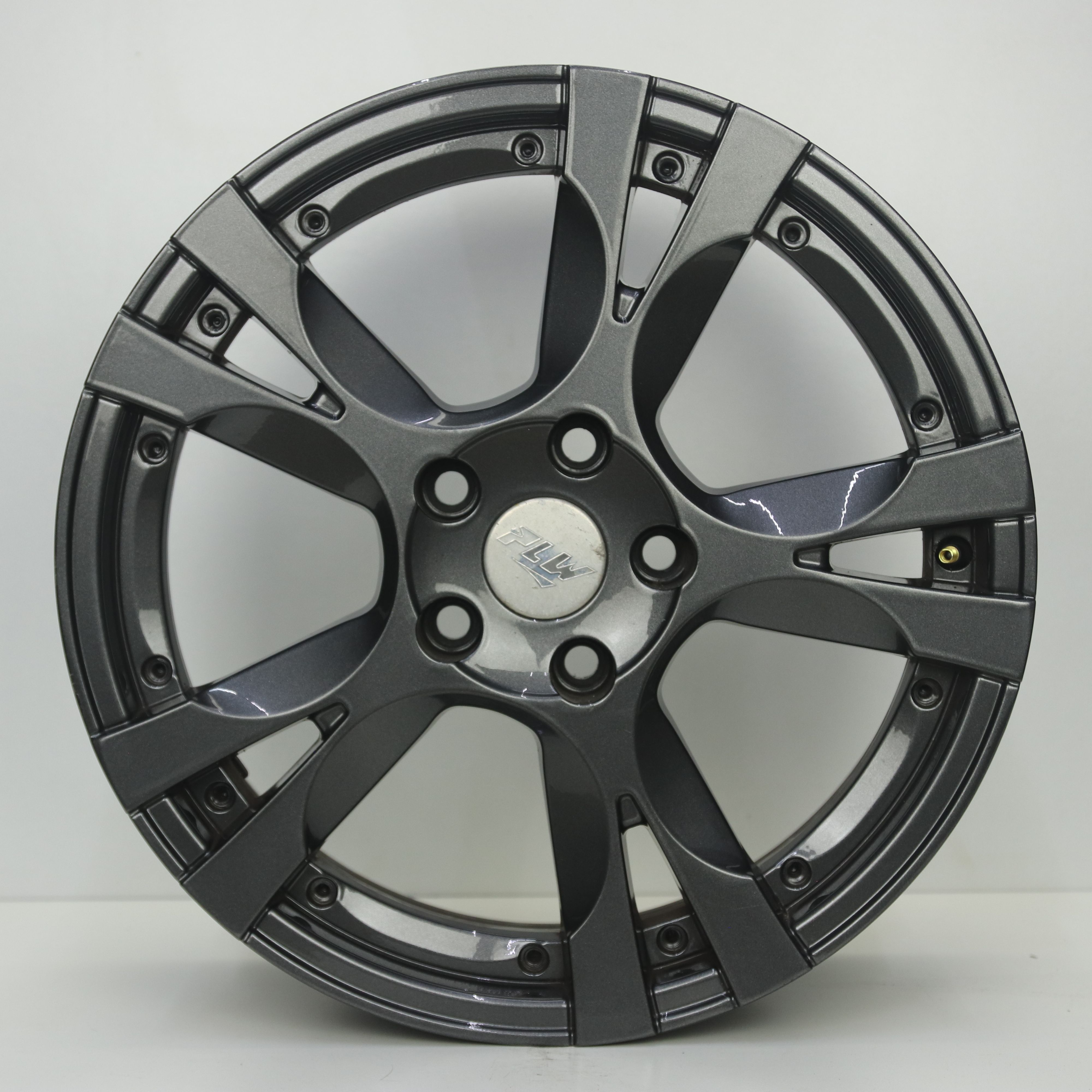 IN1003314 Set 17 inch lichtmetalen PLW velgen 7.50X17 5X114.3 ET40.0 NB74.10 Antraciet