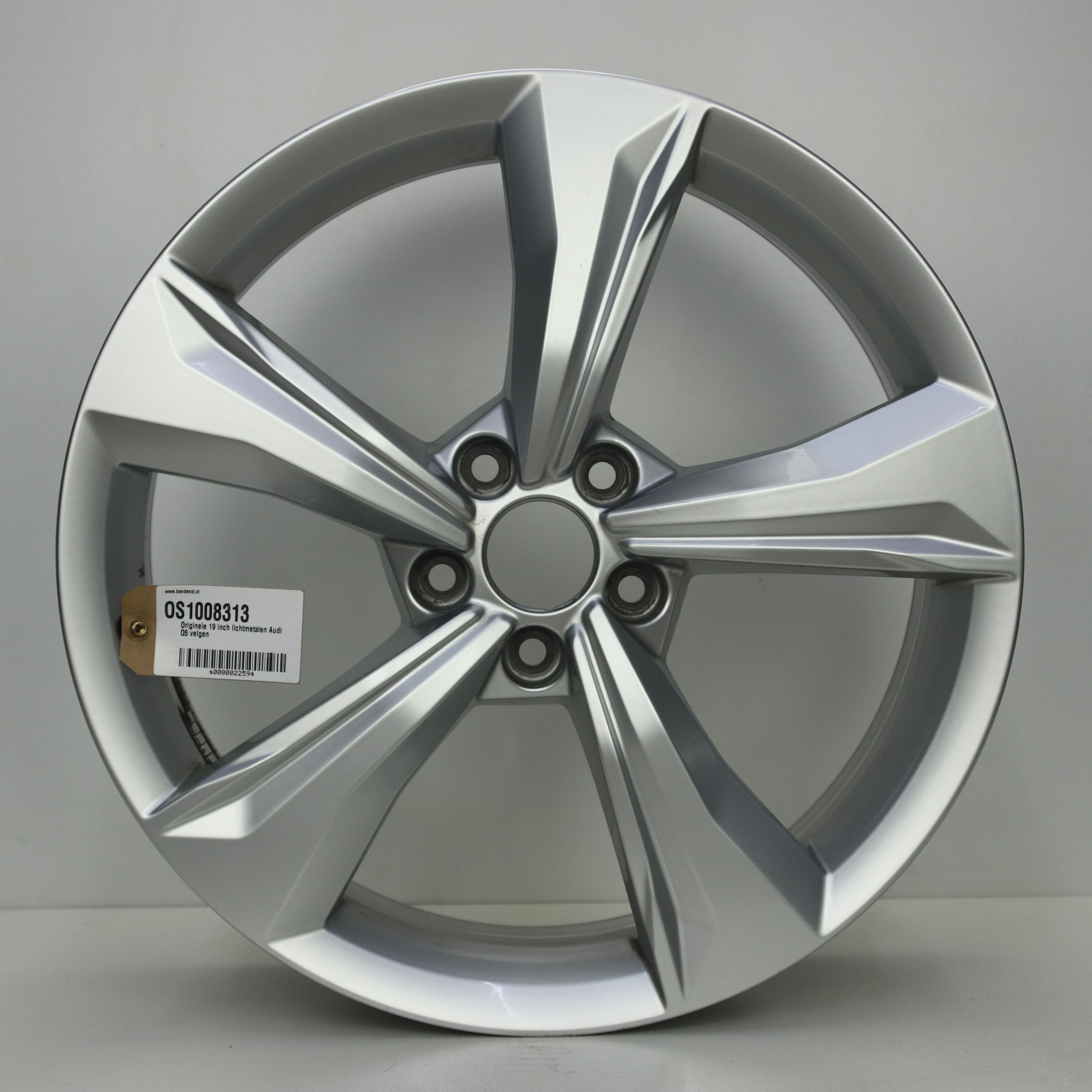 OS1008313 Originele 19 inch lichtmetalen Audi Q5 velgen 7.00X19 5X112 ET34.0 NB66.60 Zilver