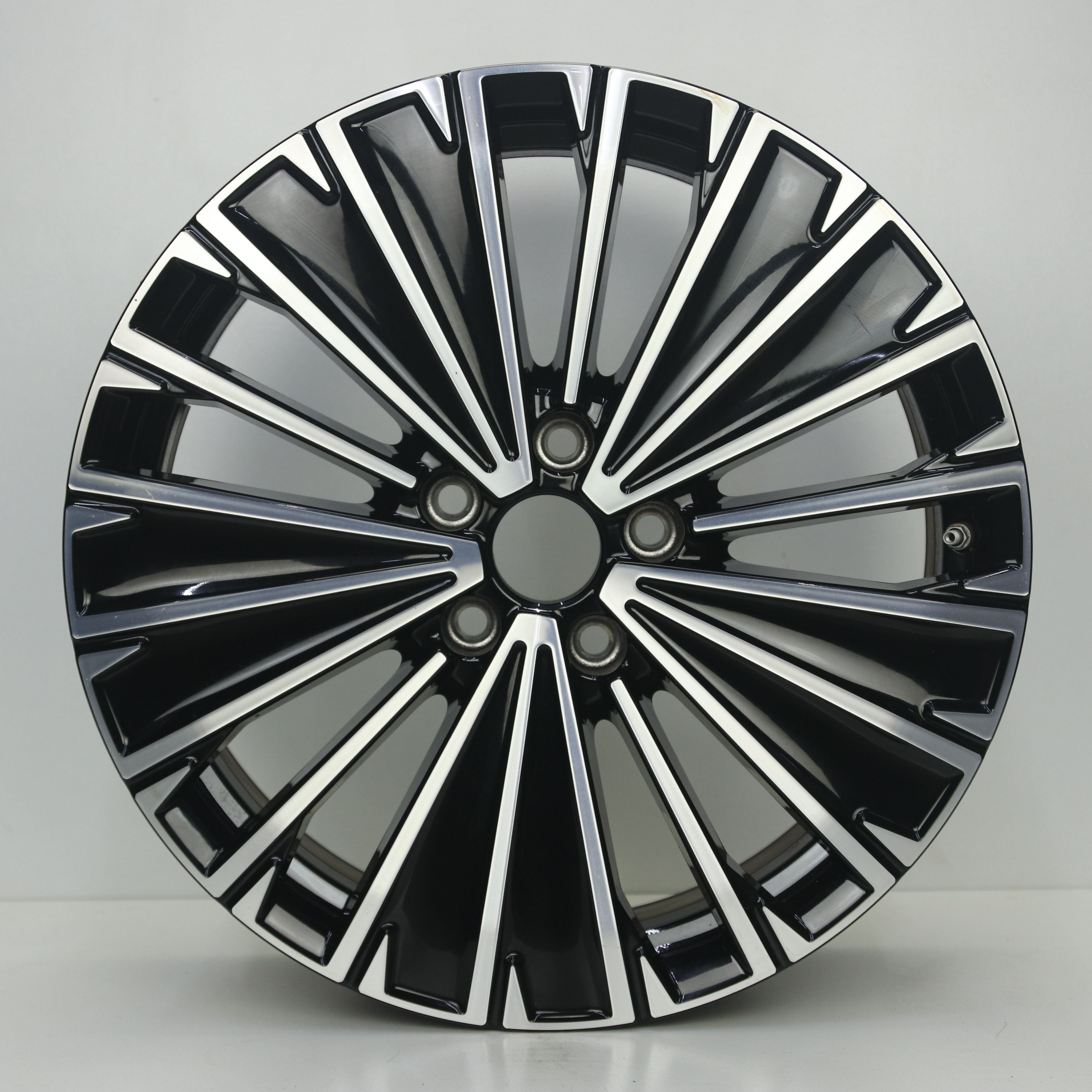 OS1008348 Originele 18 inch lichtmetalen Volkswagen Tiguan (Napoli) velgen 7.50X18 5X112 ET40.0 NB57.10 Zwart gepolijst