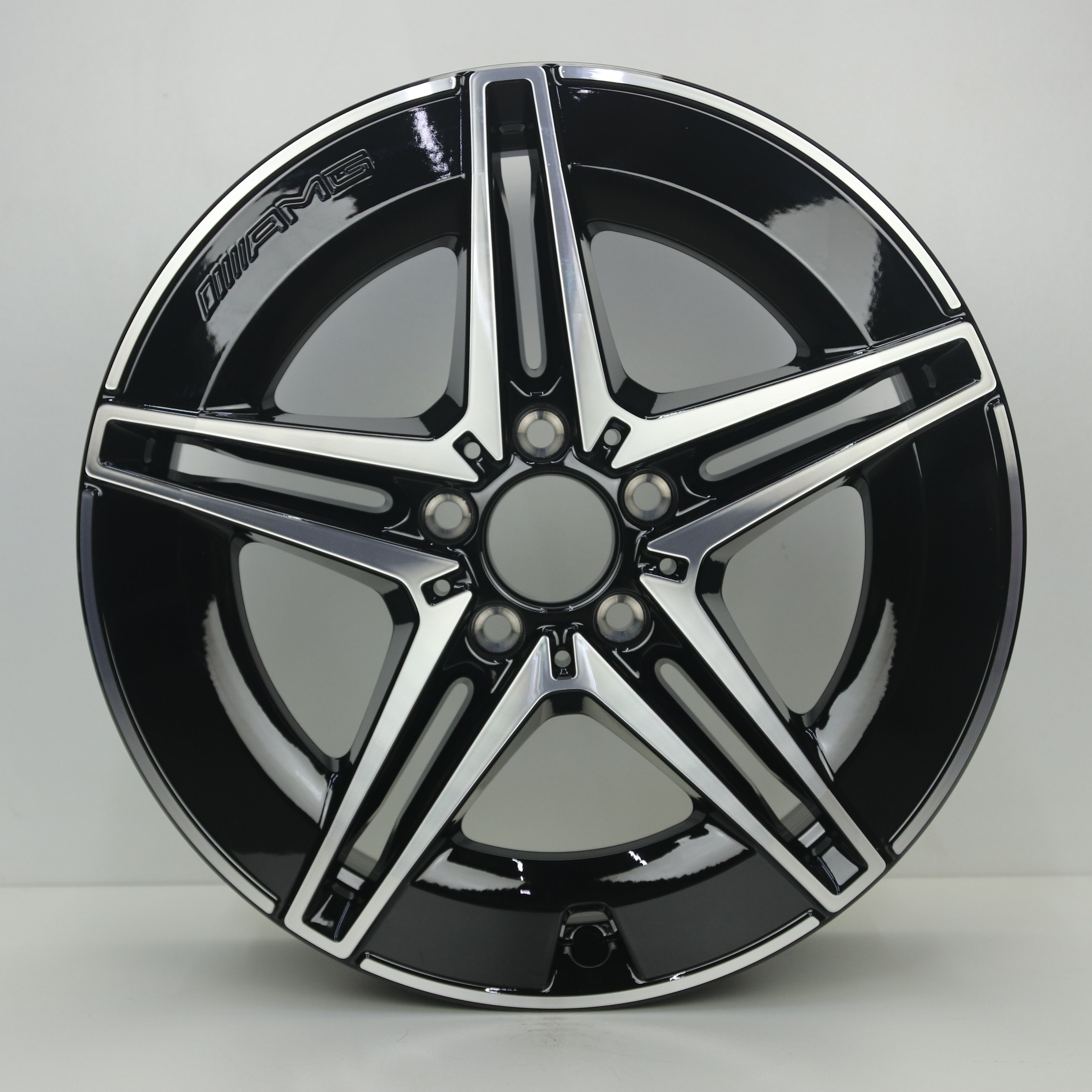 OS1008560 Originele 18 inch lichtmetalen Mercedes-Benz EQA-Klasse velgen 7.50X18 5X112 ET53.5 NB66.60 Zwart gepolijst