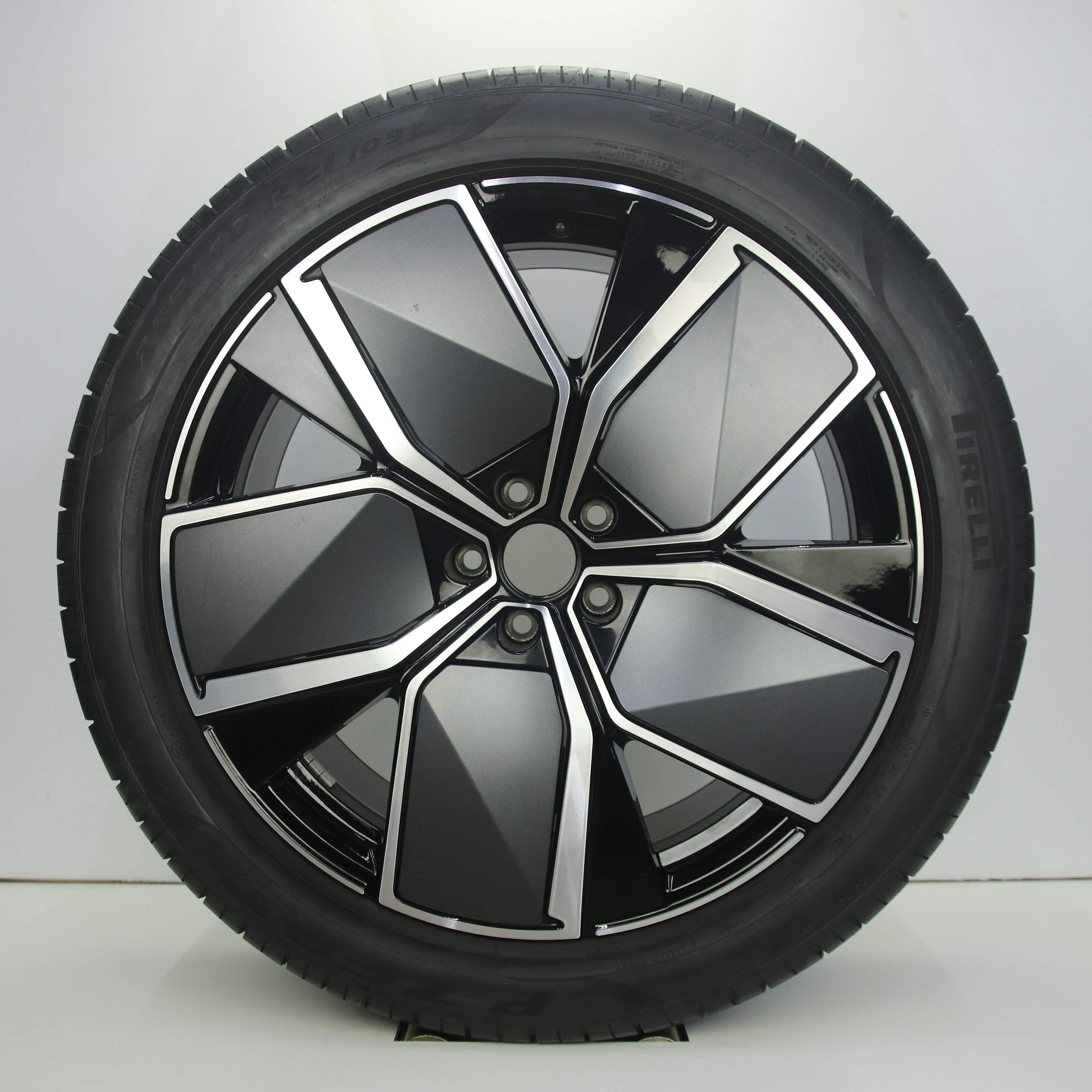 OS1008439 Originele 21 inch lichtmetalen Volkswagen Touareg (Leeds) velgen 9.50X21 5X112 ET31.0 NB66.60 Zwart gepolijst