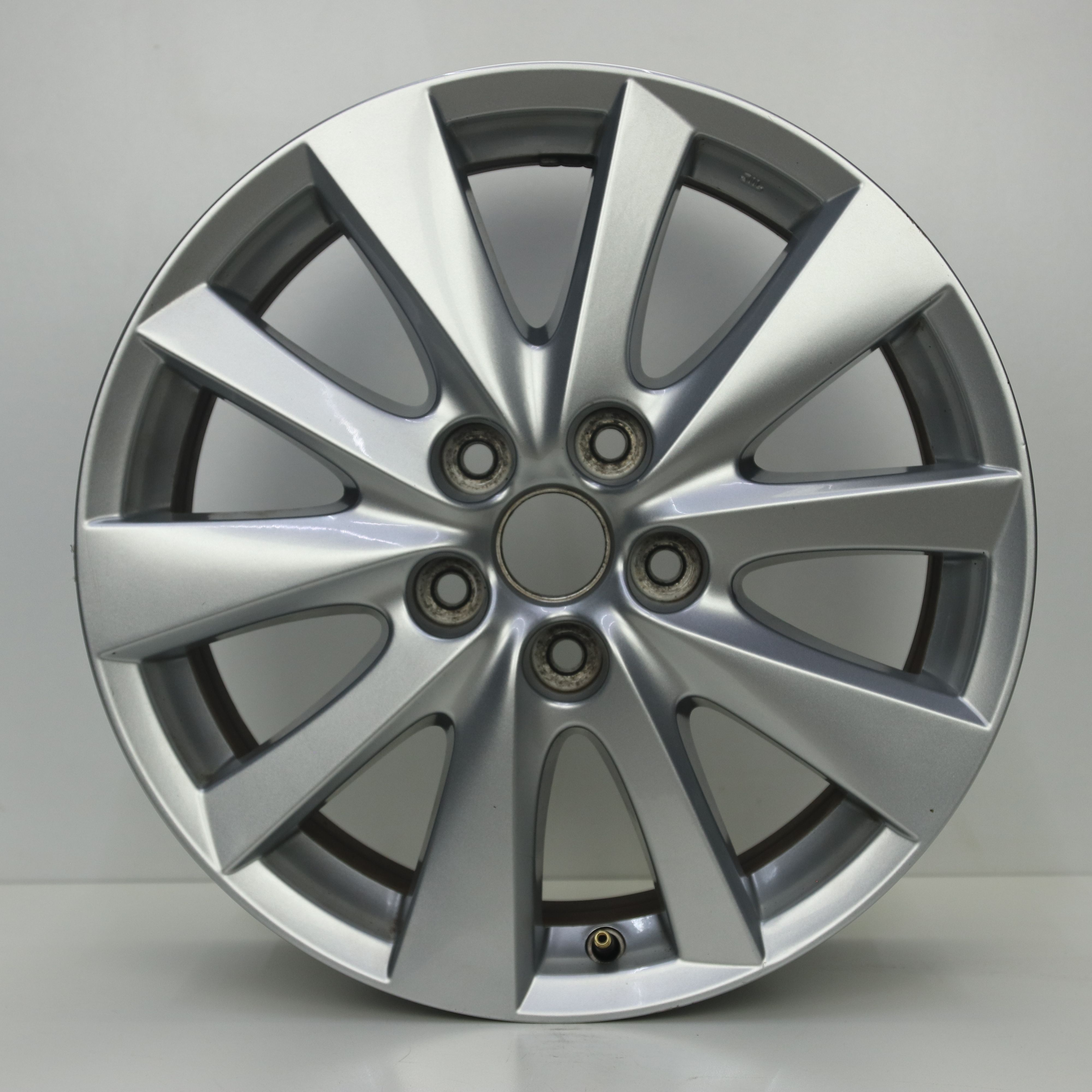 IN1003313 Originele 17 inch lichtmetalen Mazda CX-5 velgen 7.00X17 5X114.3 ET50.0 NB67.10 Zilver