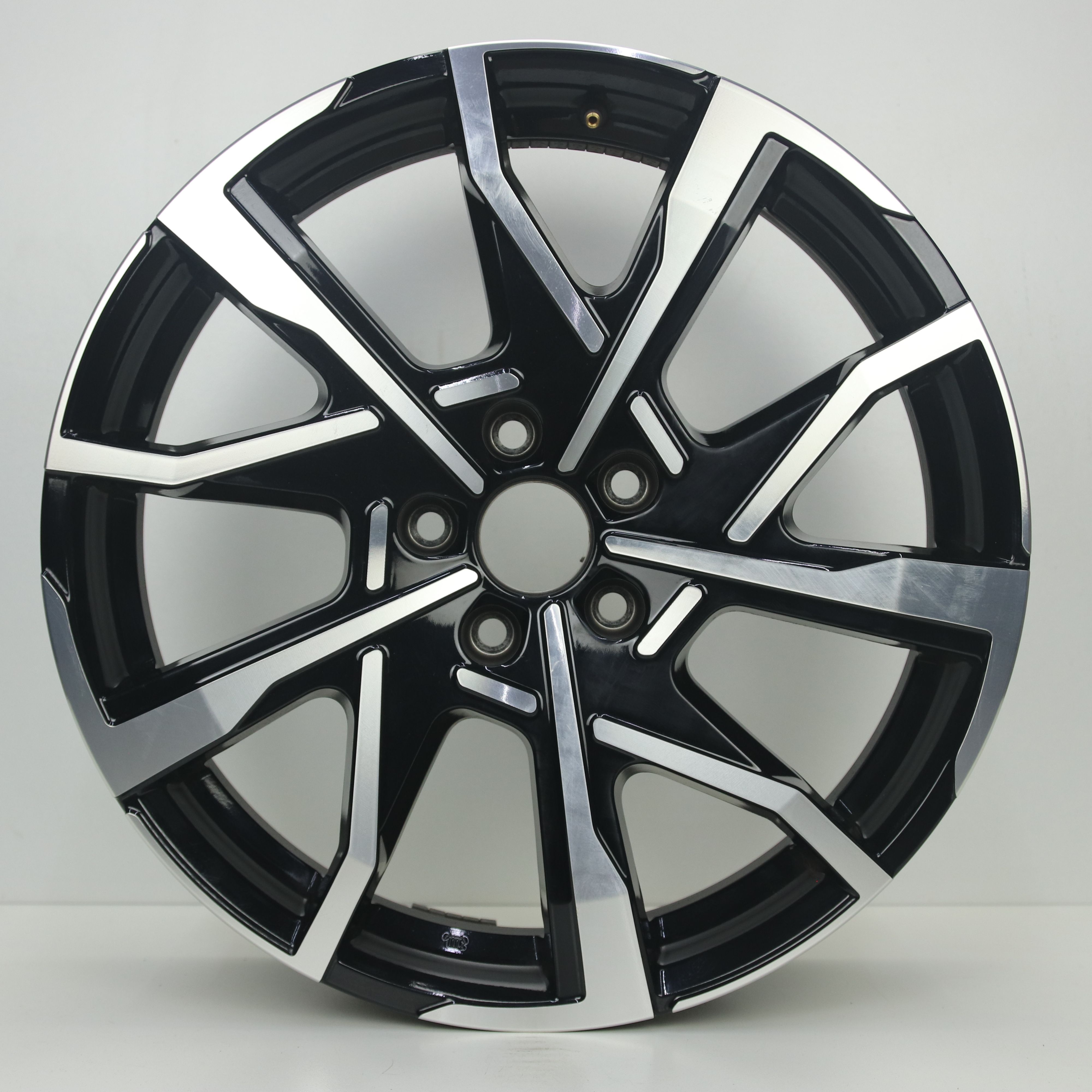 OS1007745 Originele 19 inch lichtmetalen Toyota Prius velgen 6.50X19 5X114.3 ET40.0 NB0.00