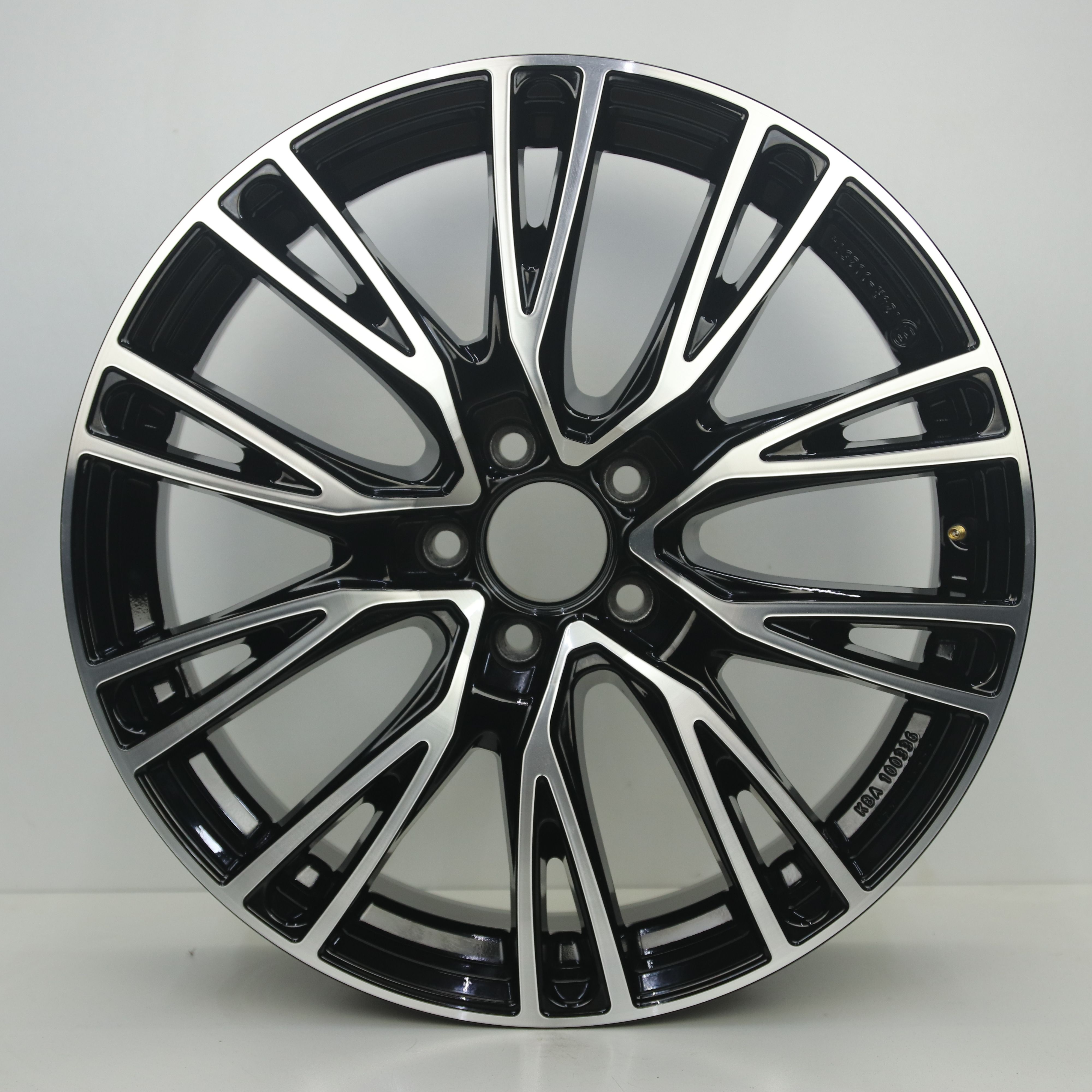 OS1008282 Set 19 inch lichtmetalen AEZ Seattle dark velgen (breedset) 8.00X19 5X112 ET36.0 NB66.60 Zwart gepolijst